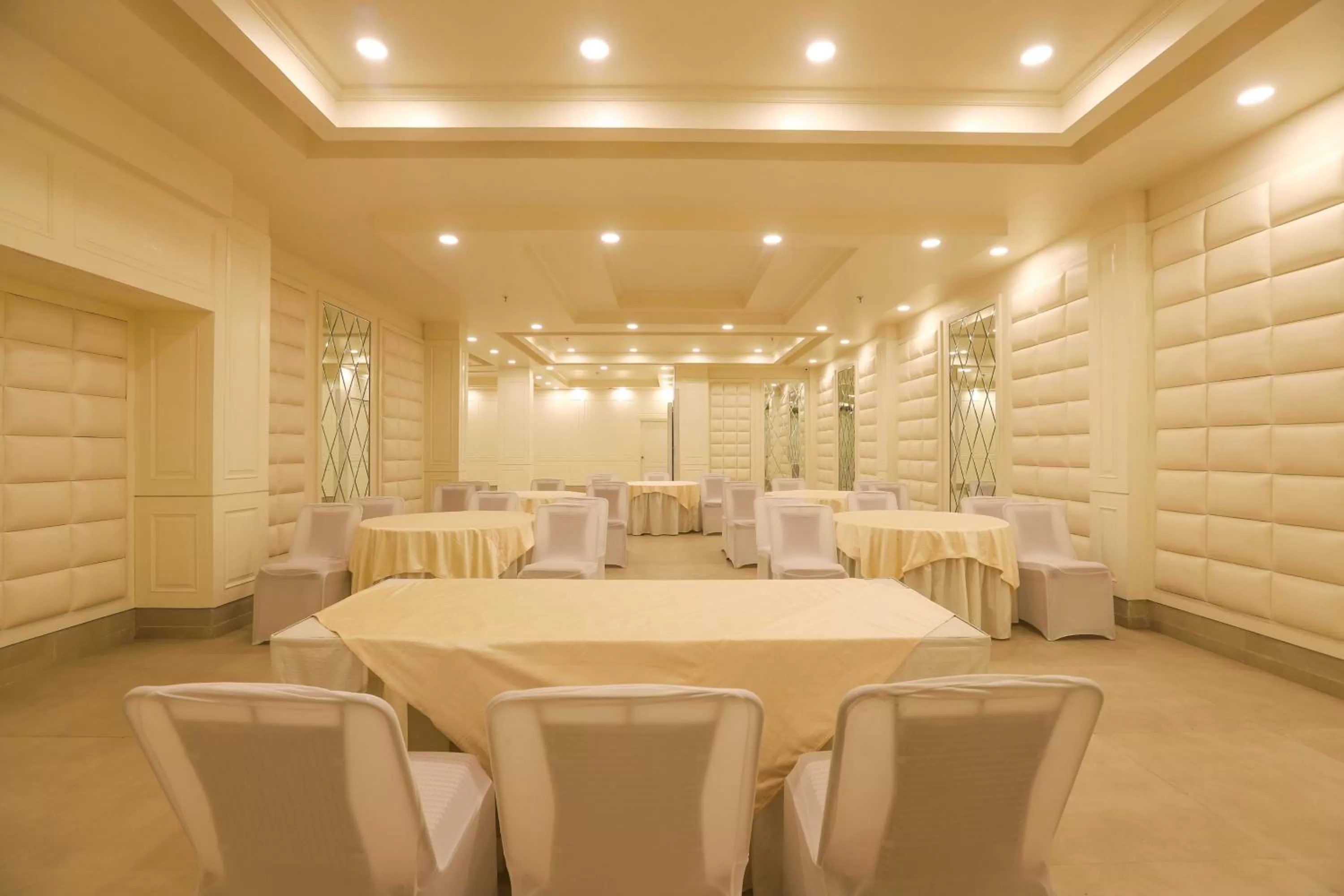 Banquet/Function facilities in Hotel Magenta-City Center Bani Park Jaipur