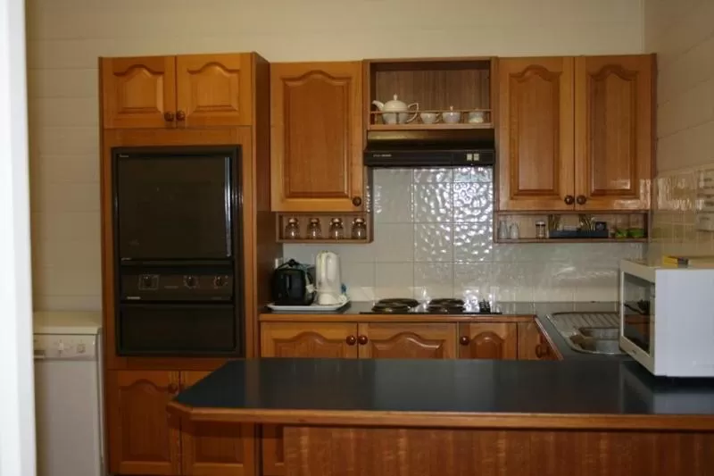 Kitchen or kitchenette in Noah's Mid City Motor Inn Muswellbrook