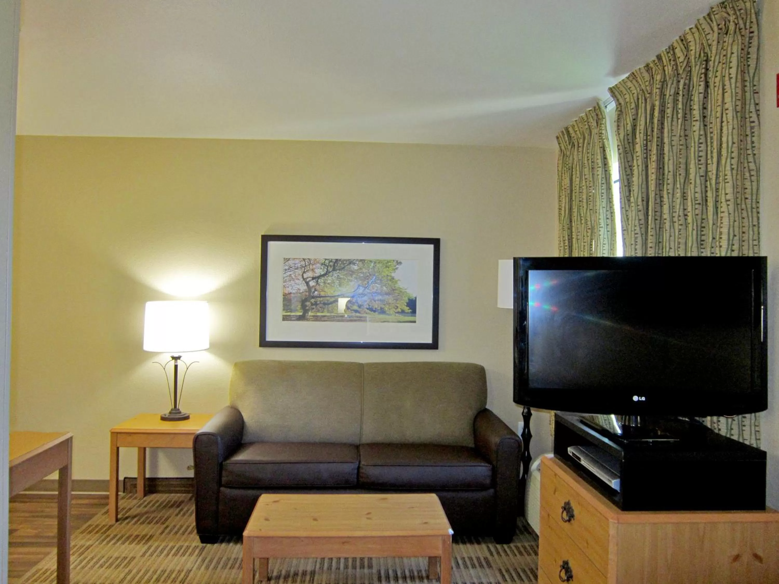TV and multimedia in Extended Stay America Suites - Seattle - Bothell - Canyon Park