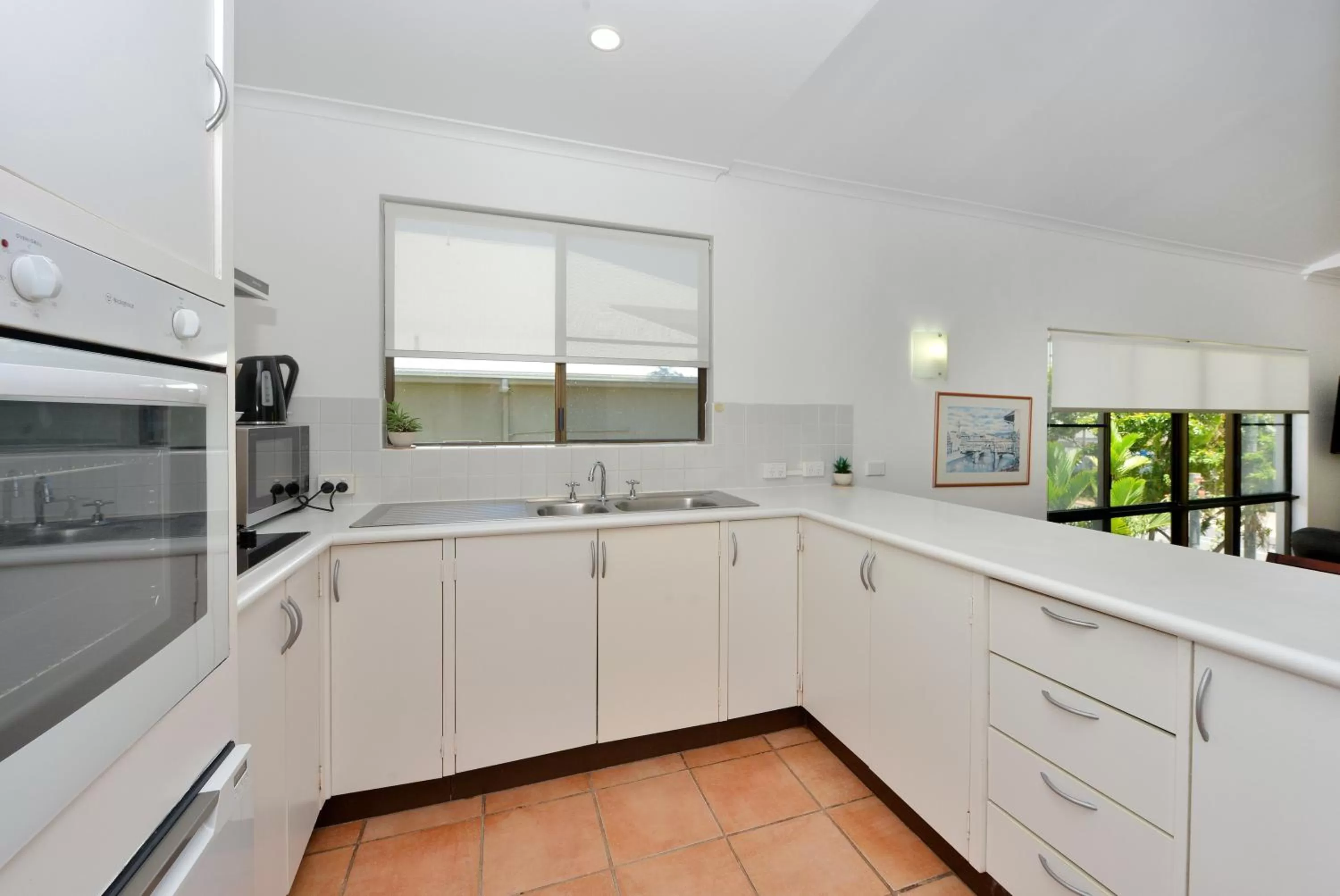 Kitchen or kitchenette in Driftwood Mantaray - Official Onsite Reception and Check In