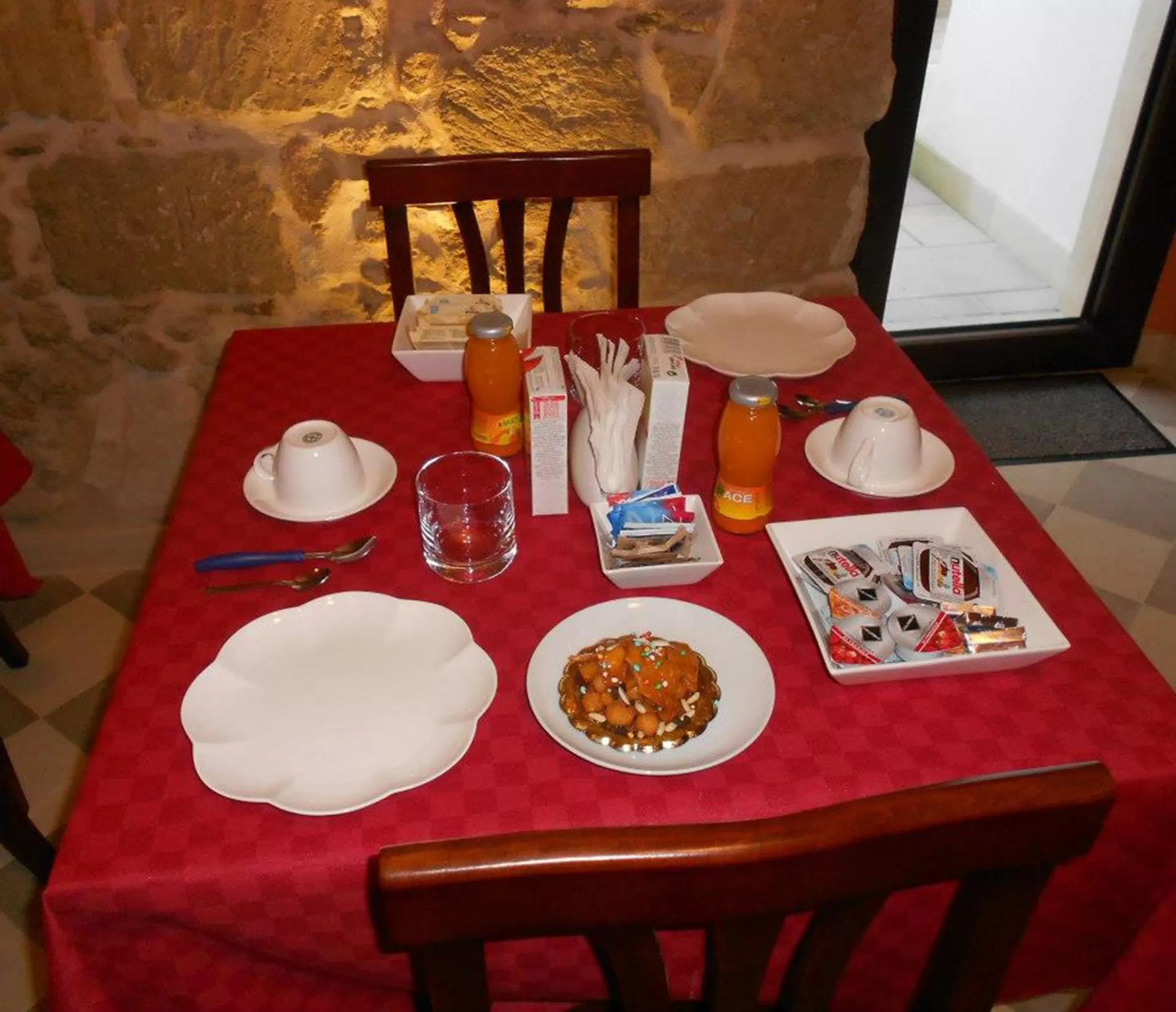 Italian breakfast in B&B Residenza Pizziniaco