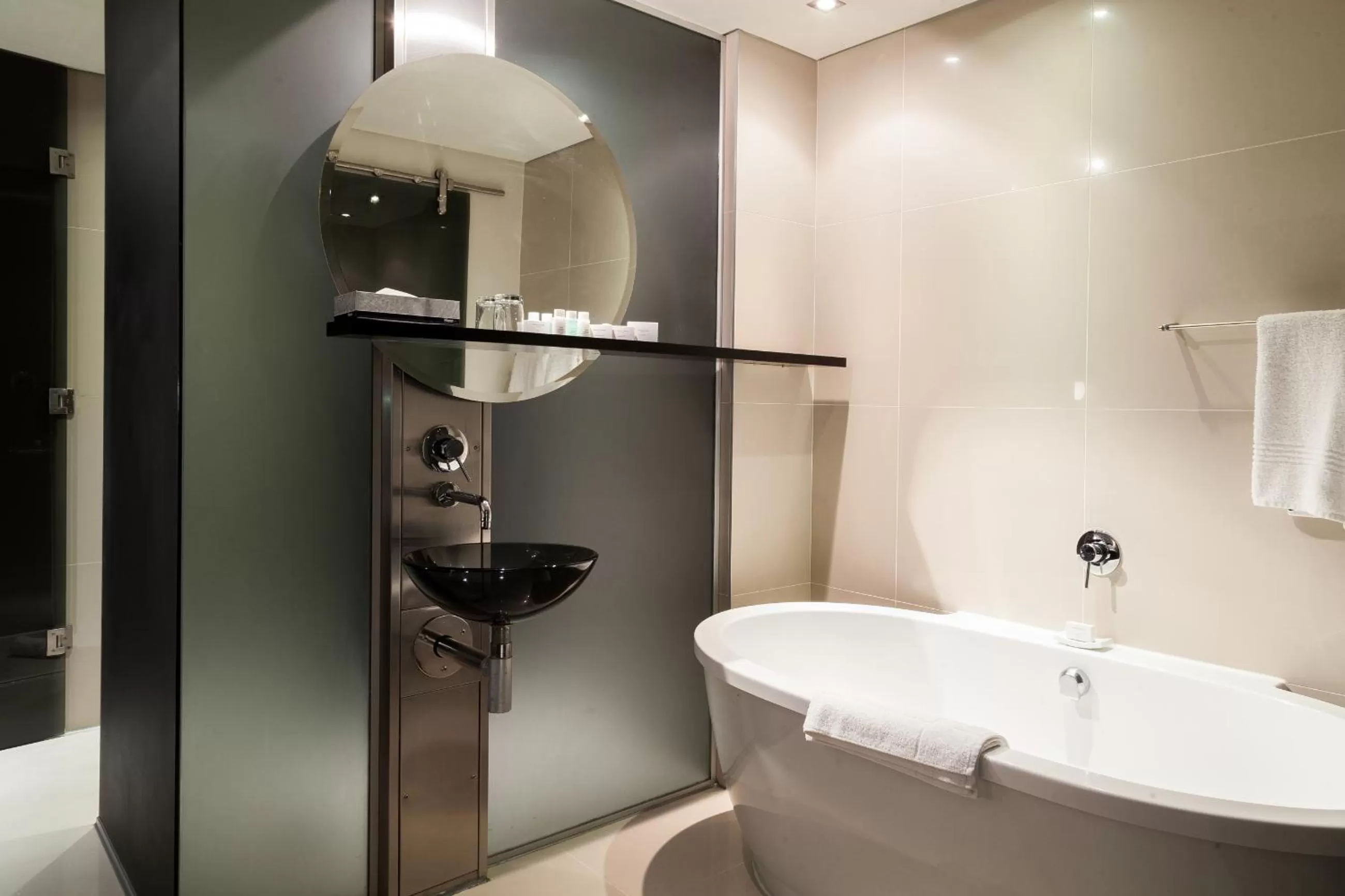 Bathroom in Colosseum Hotel