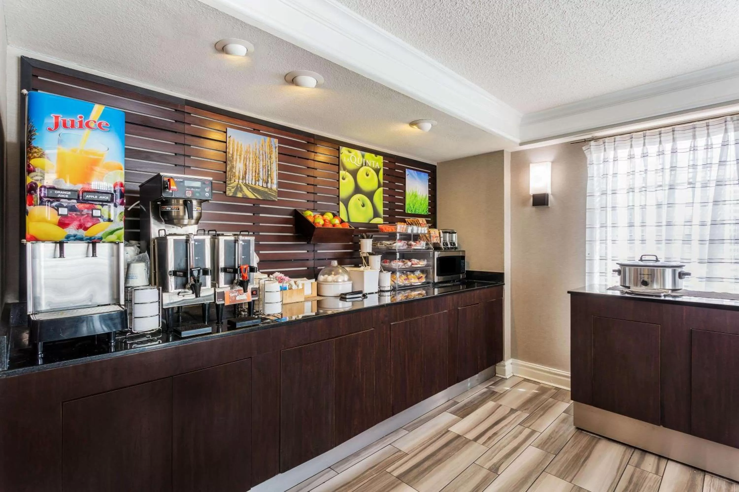 Restaurant/places to eat in La Quinta Inn by Wyndham Odessa