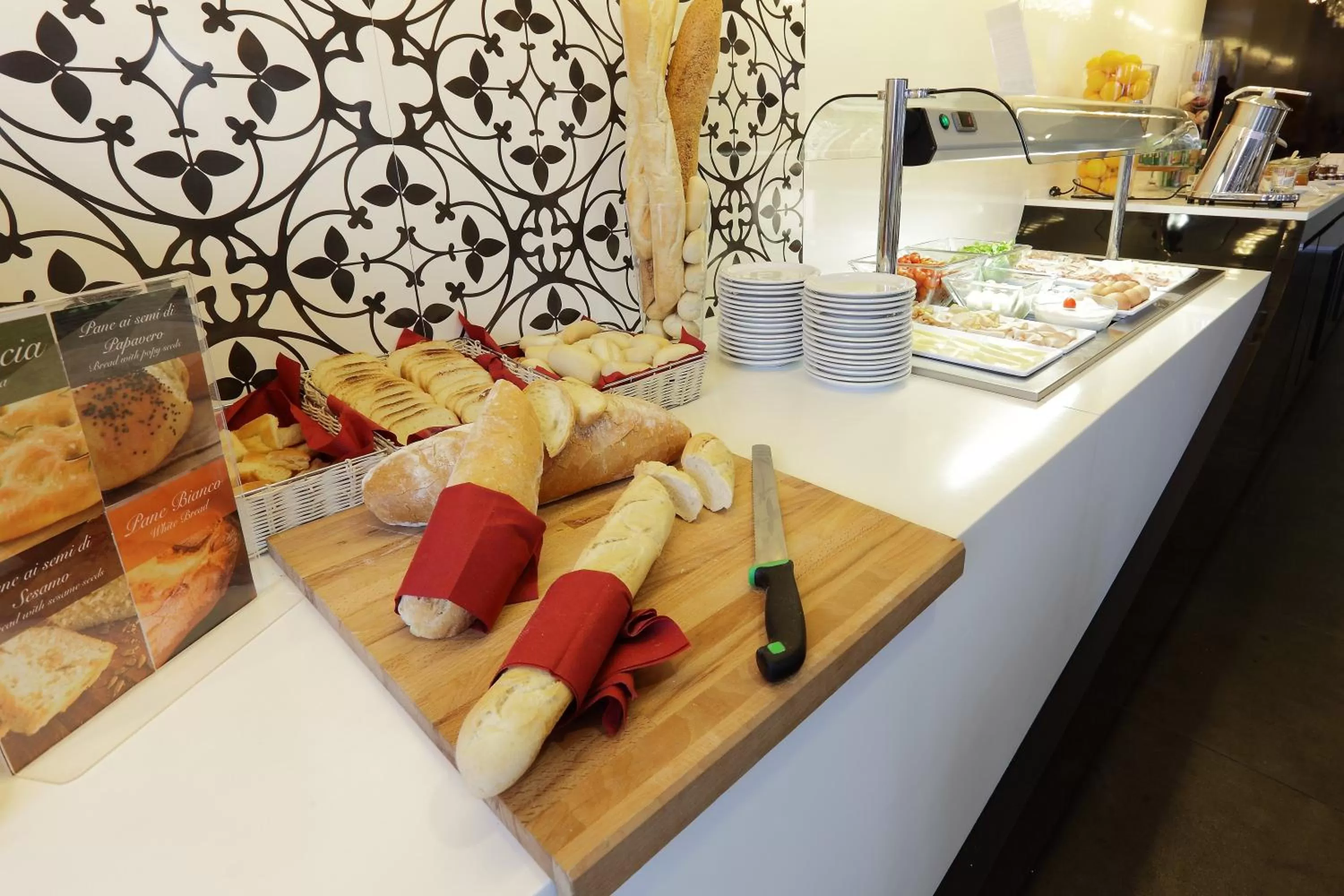 Restaurant/places to eat in Holiday Inn Genoa City by IHG