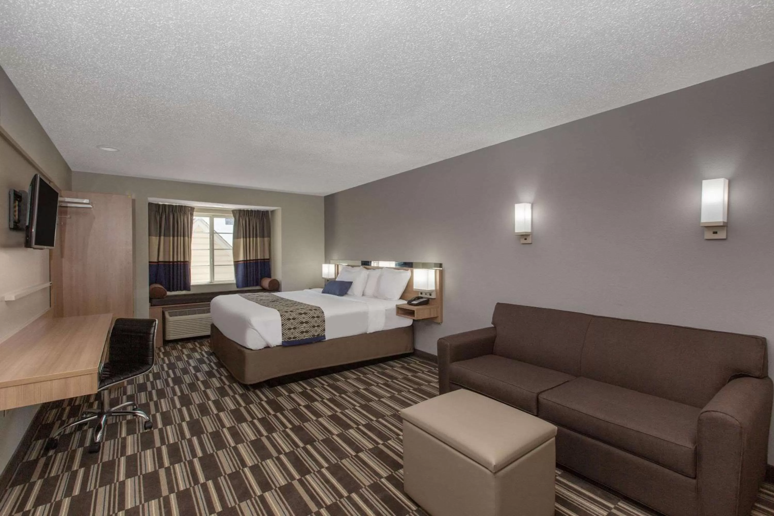 Photo of the whole room, Bed in Microtel Inn & Suites by Wyndham Augusta/Riverwatch
