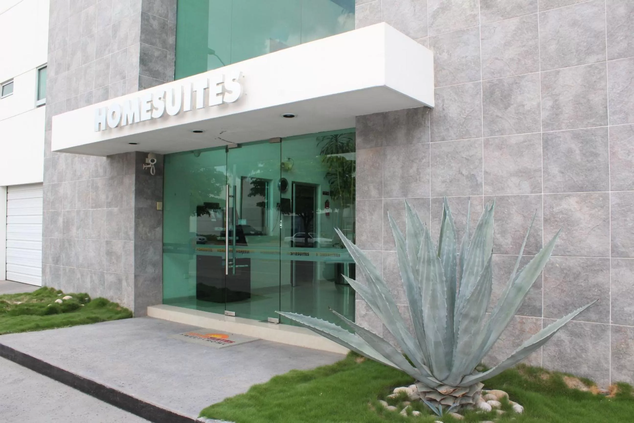 Facade/entrance in Homesuites Zaragoza