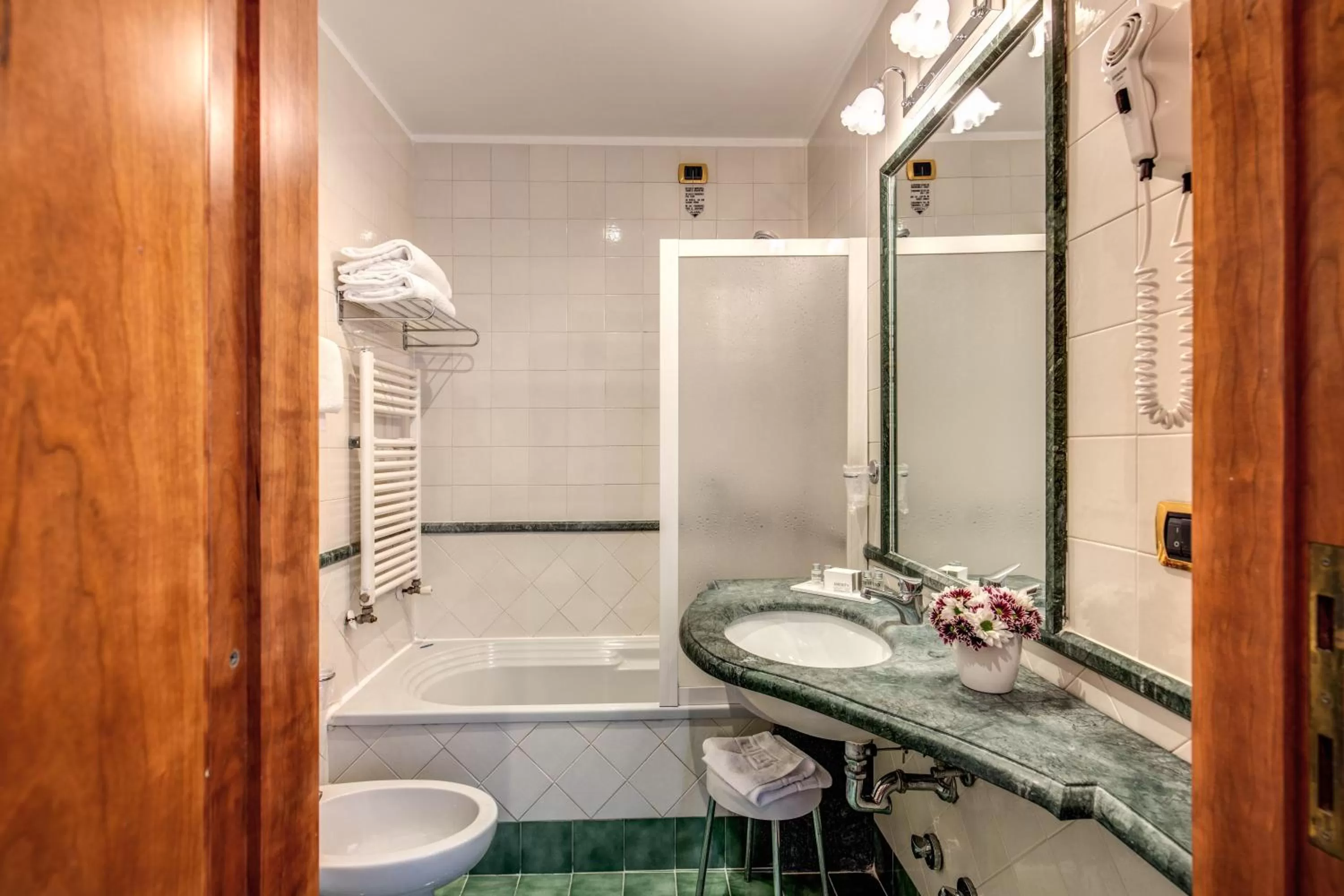 Bathroom in Hotel Villafranca