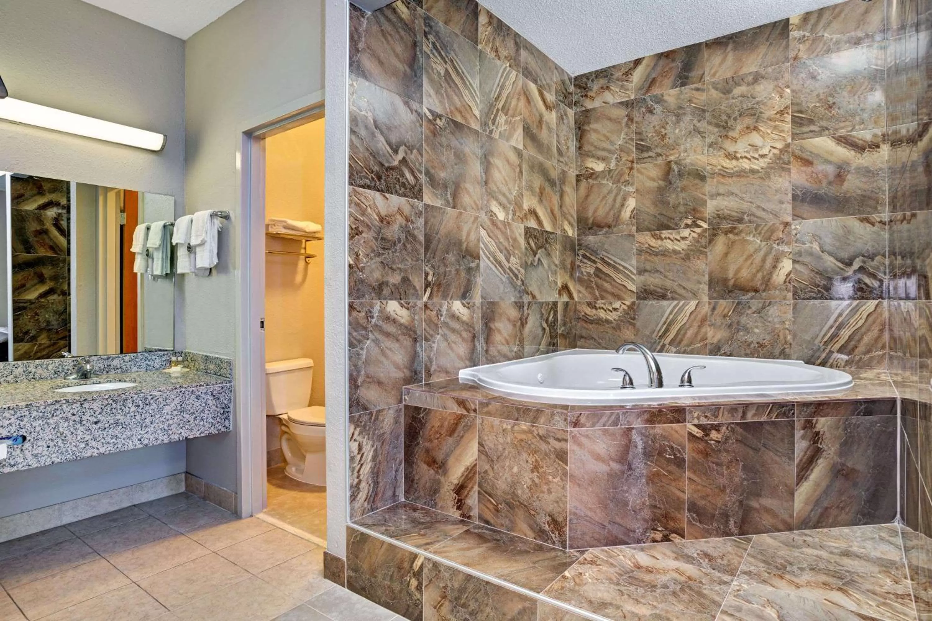 Photo of the whole room in Days Inn by Wyndham Hernando