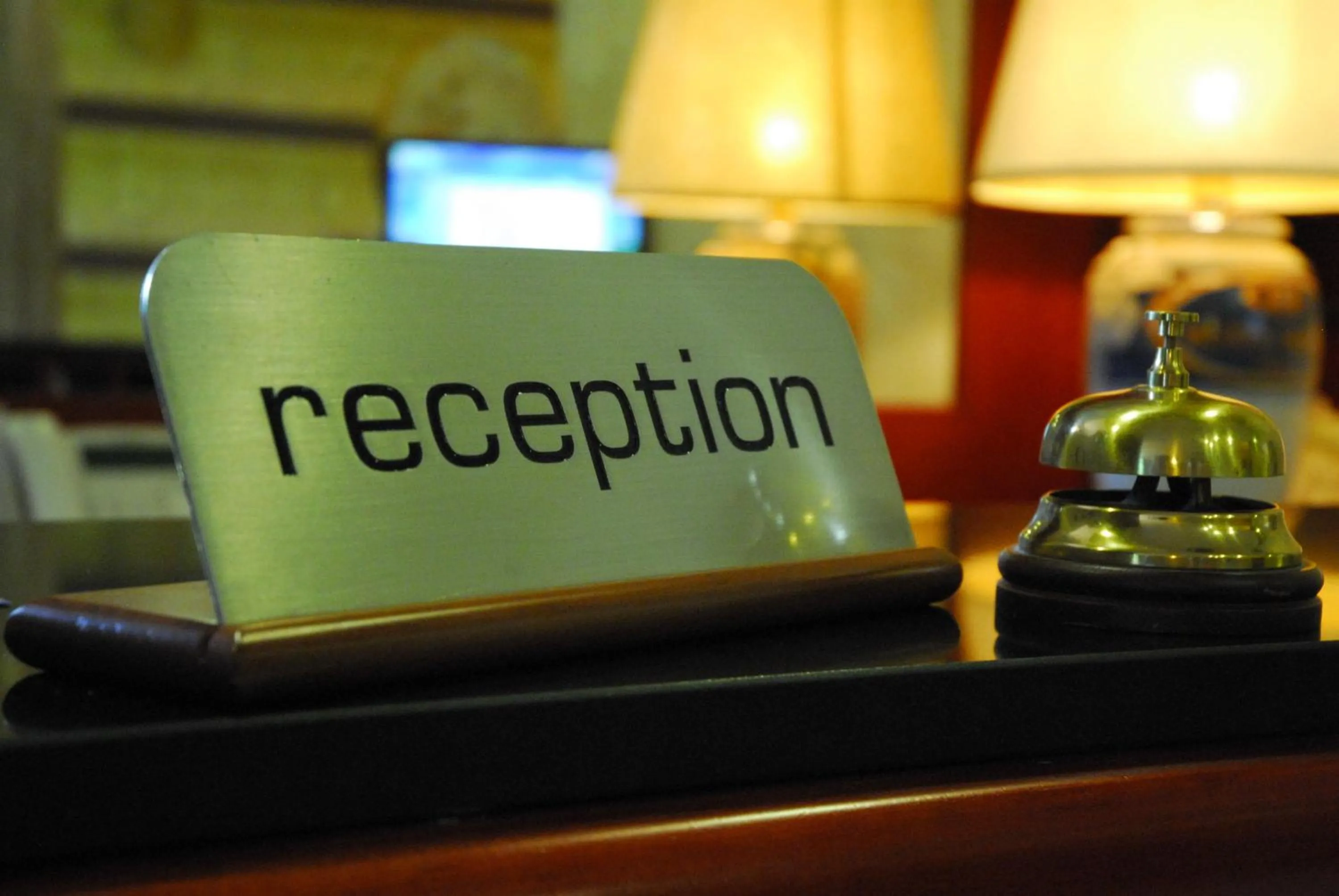 Logo/Certificate/Sign in Hotel Iacone