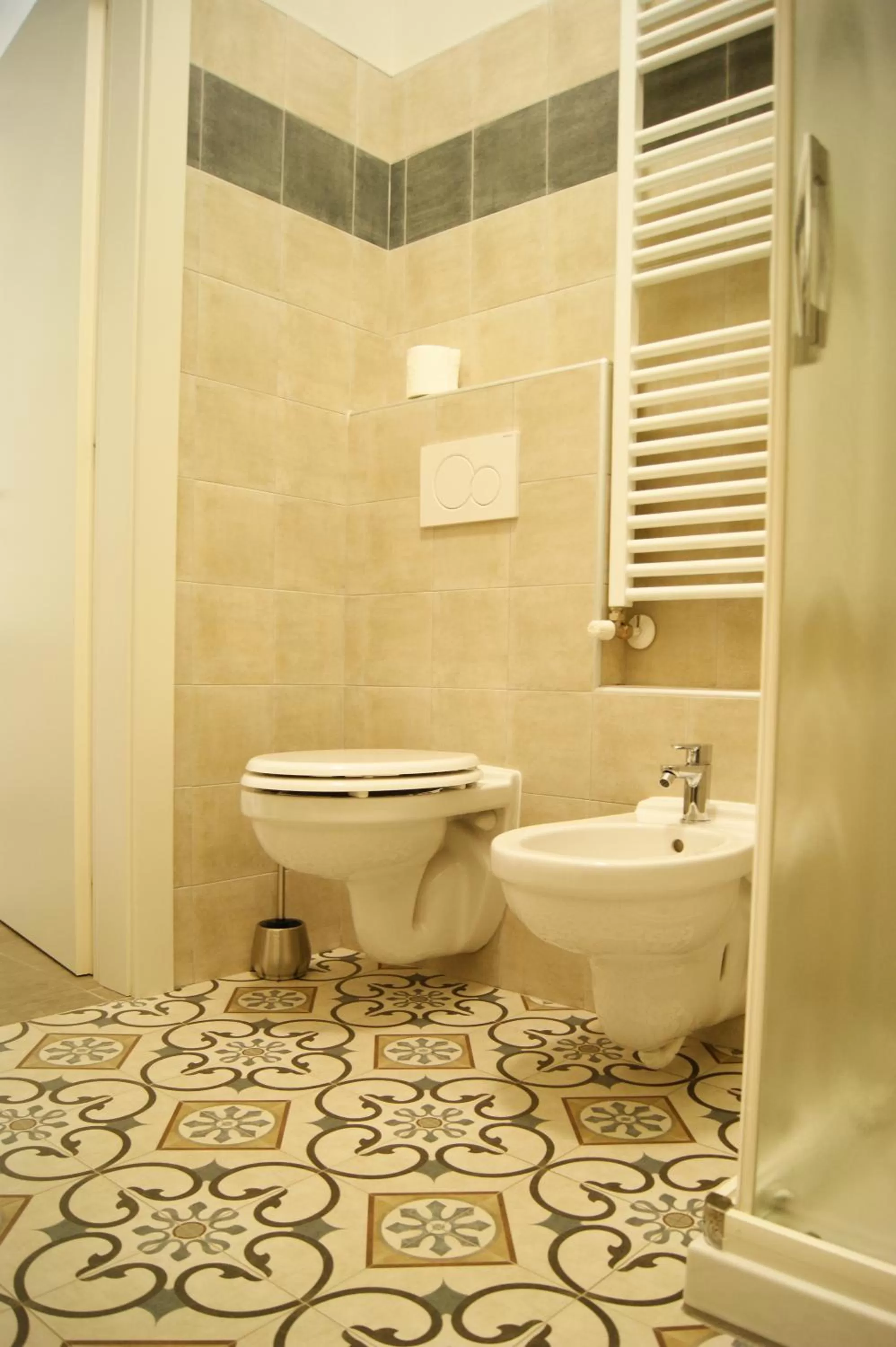 Toilet in LA DAMA ROOM&BREAKFAST