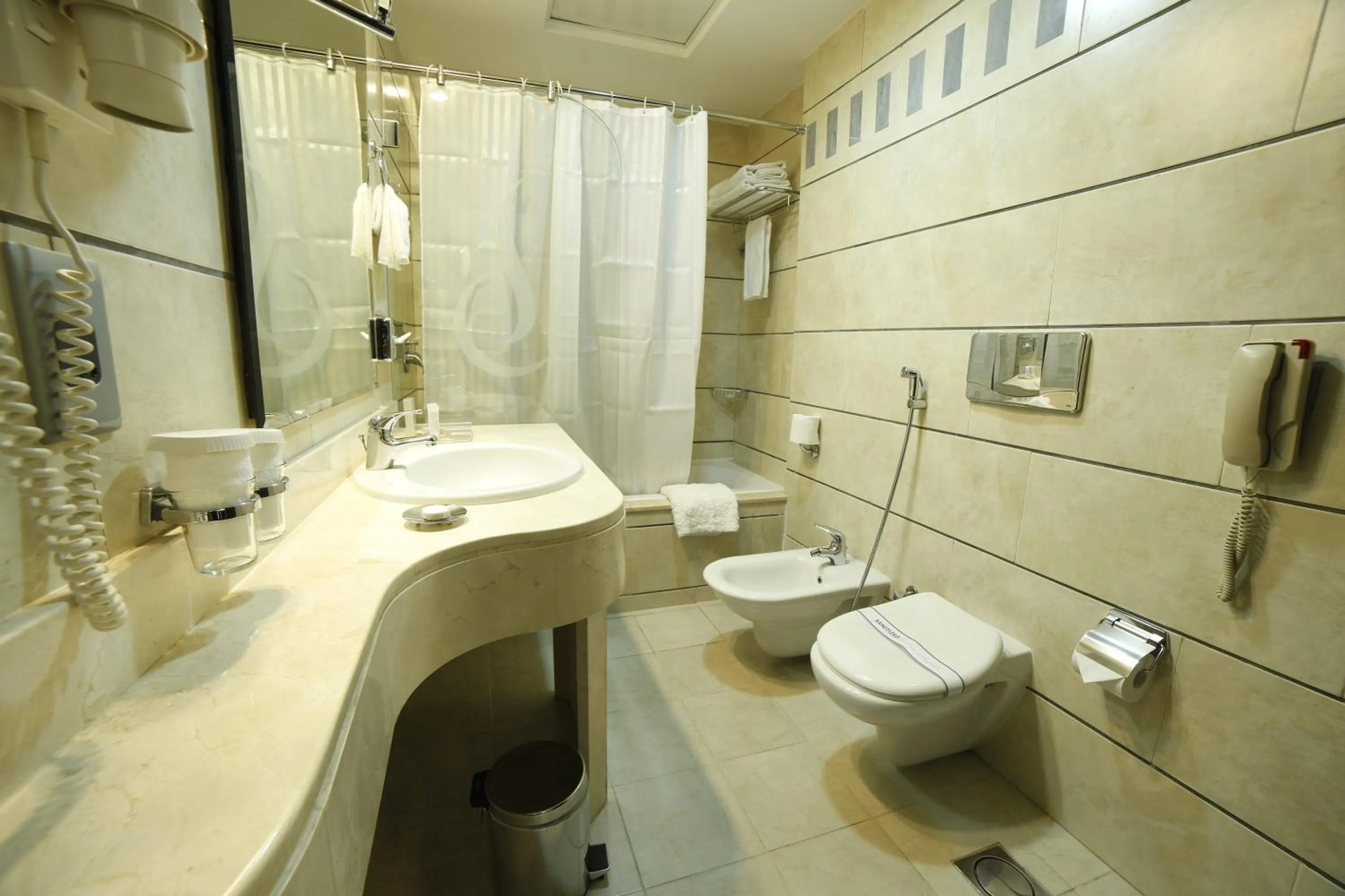 Shower in City Seasons Hotel & Suites Muscat