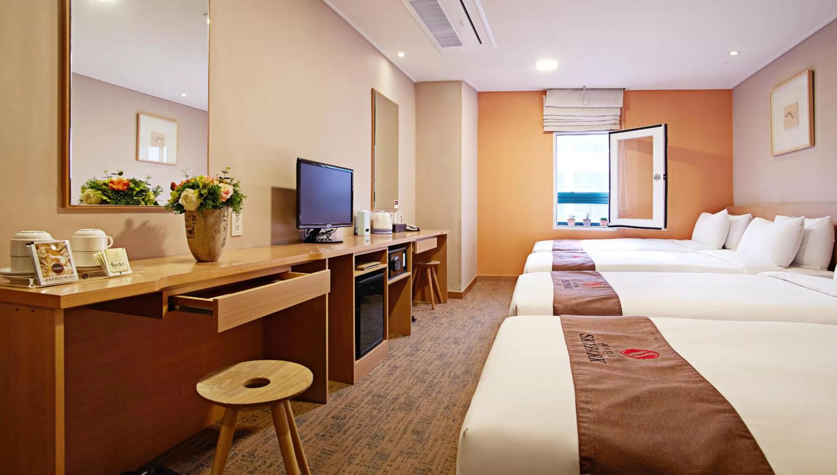 Bed in Hotel Skypark Myeongdong 3