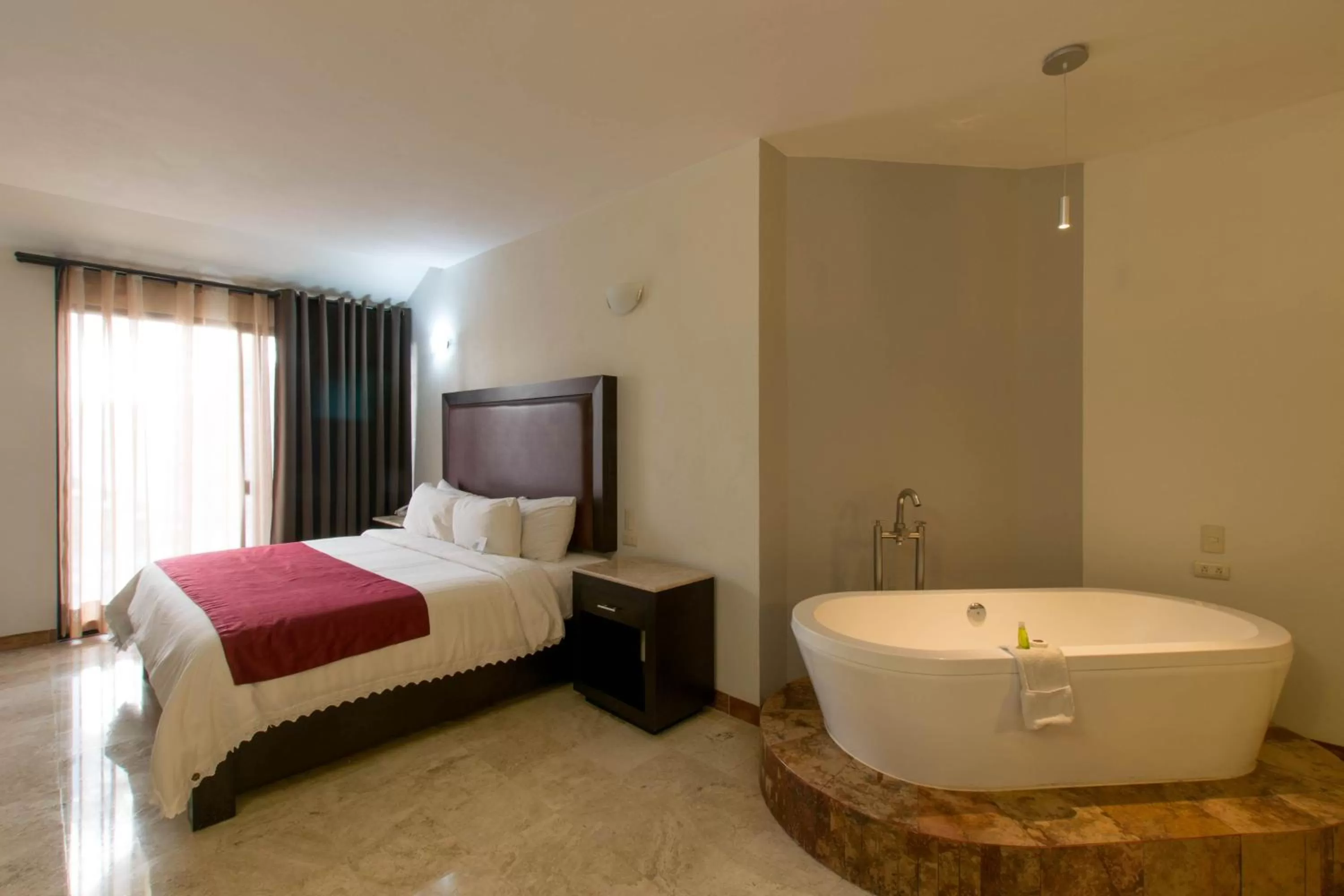 Day, Bed in Real de Minas Poliforum