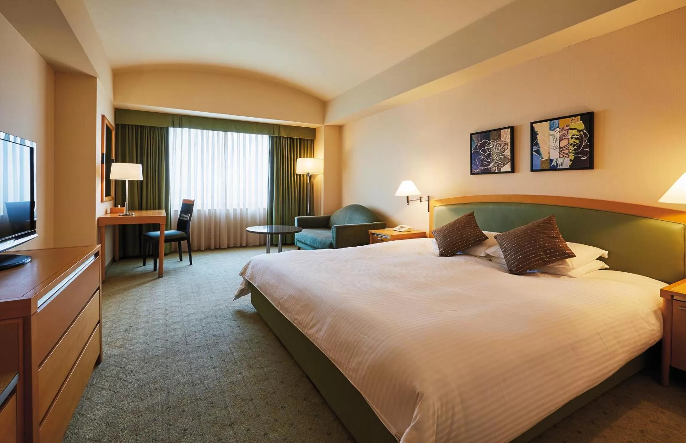 Bed in Royal Pines Hotel Urawa