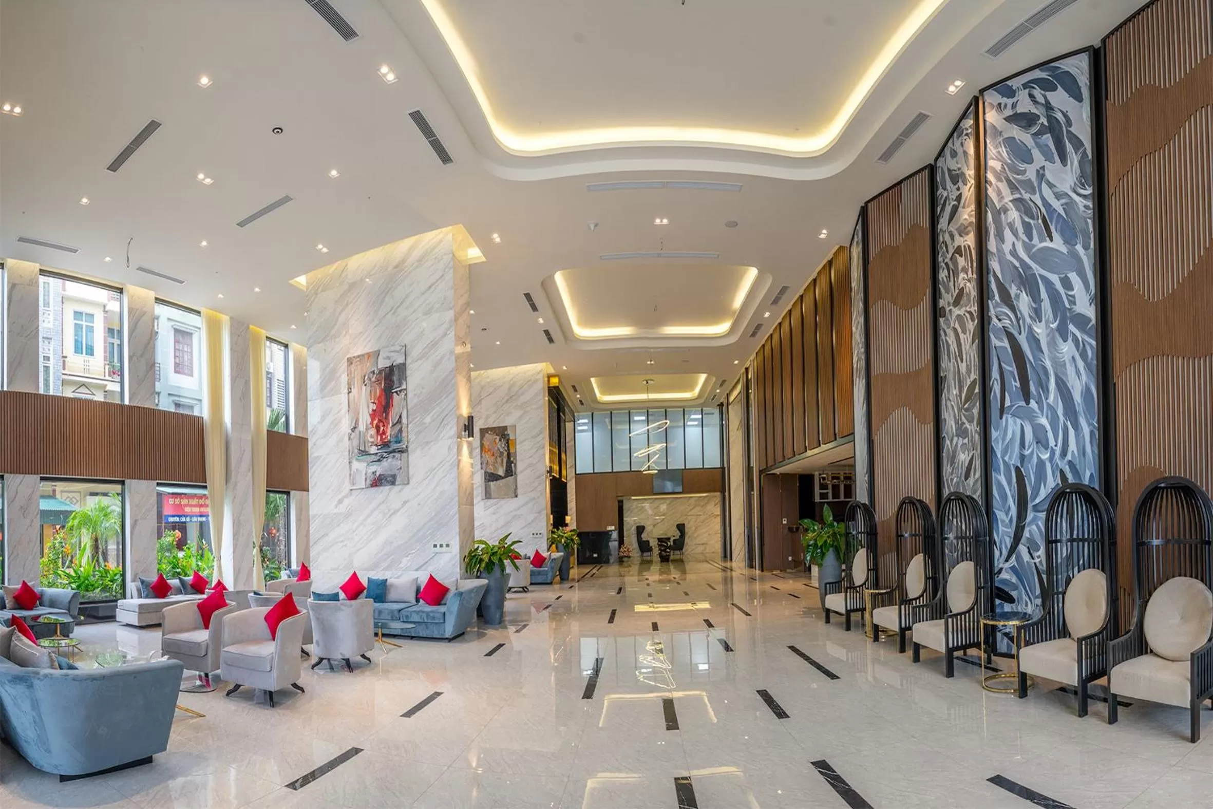 Lobby or reception in Ramada Hotel & Suites by Wyndham Halong Bay View