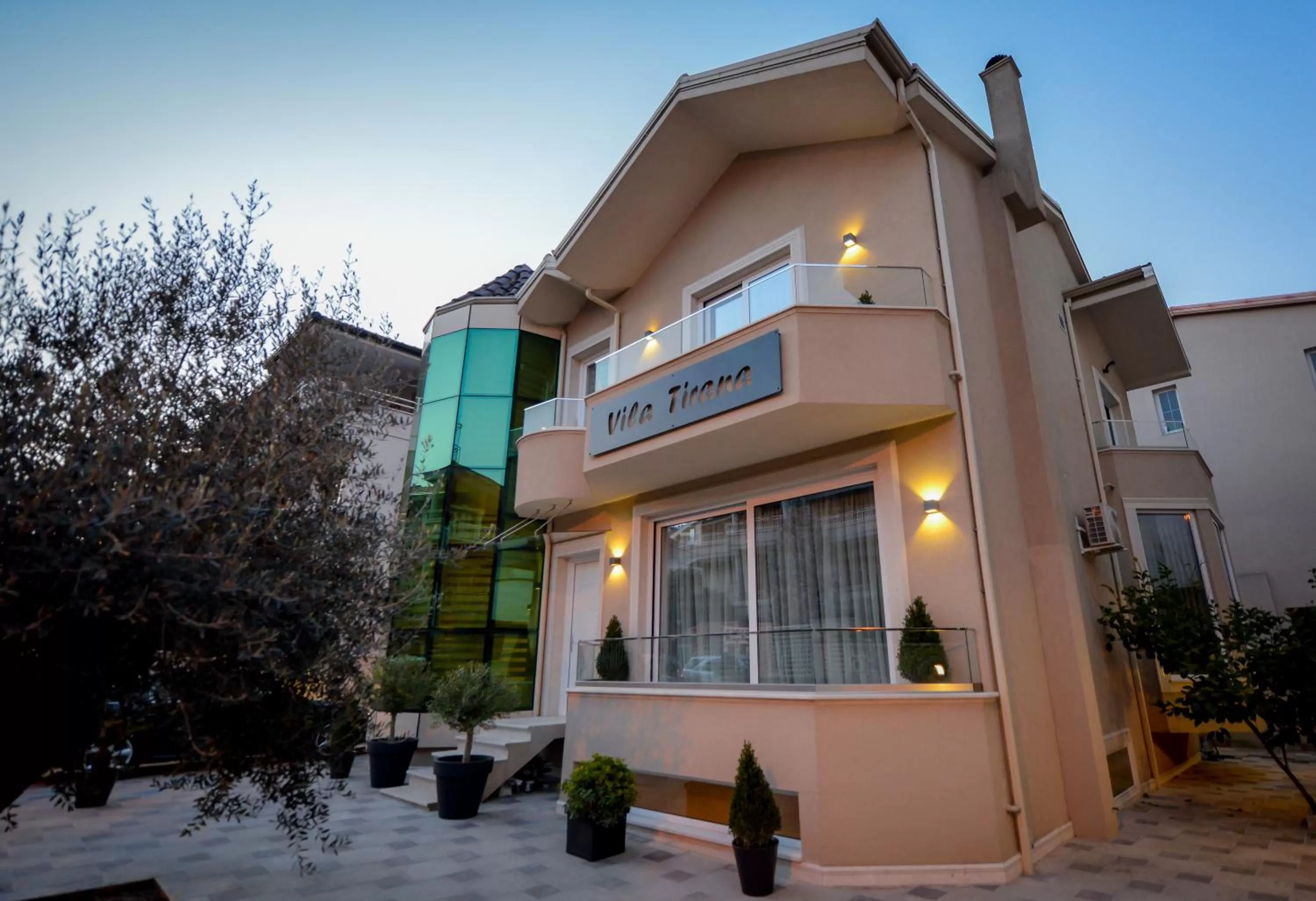 Property Building in Hotel Vila Tirana