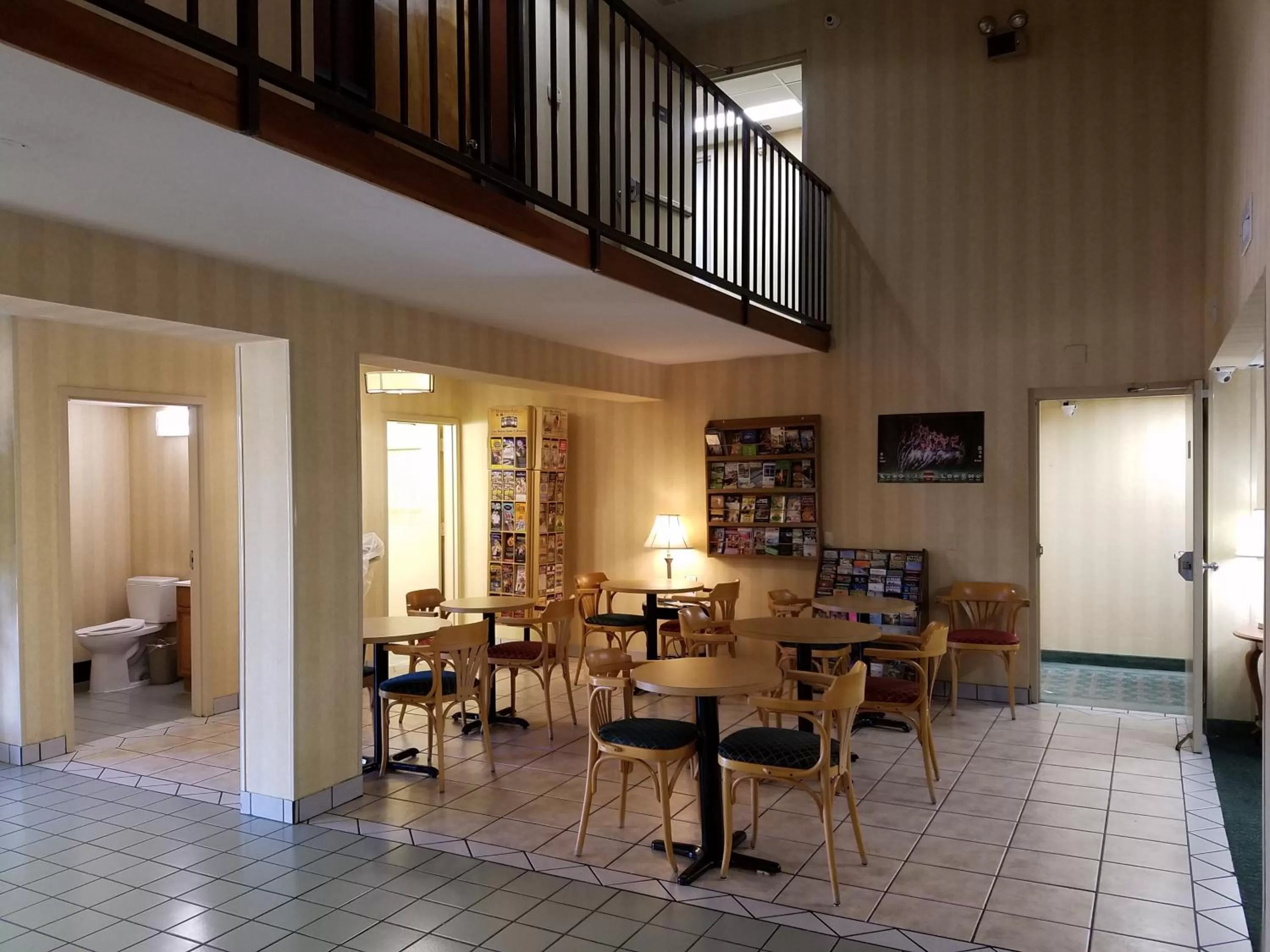 Lobby or reception in Super 8 by Wyndham Bentonville