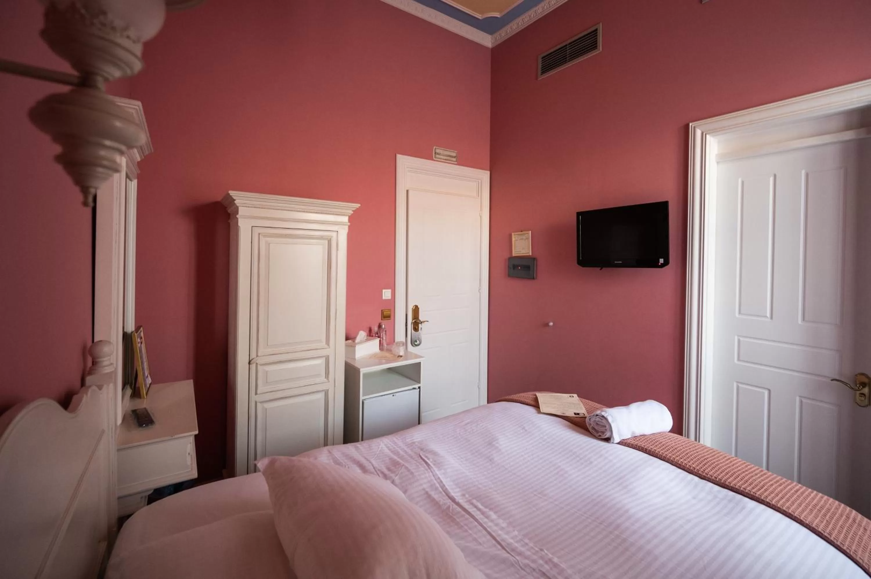 Bed in Boutique Hotel Anagennisis