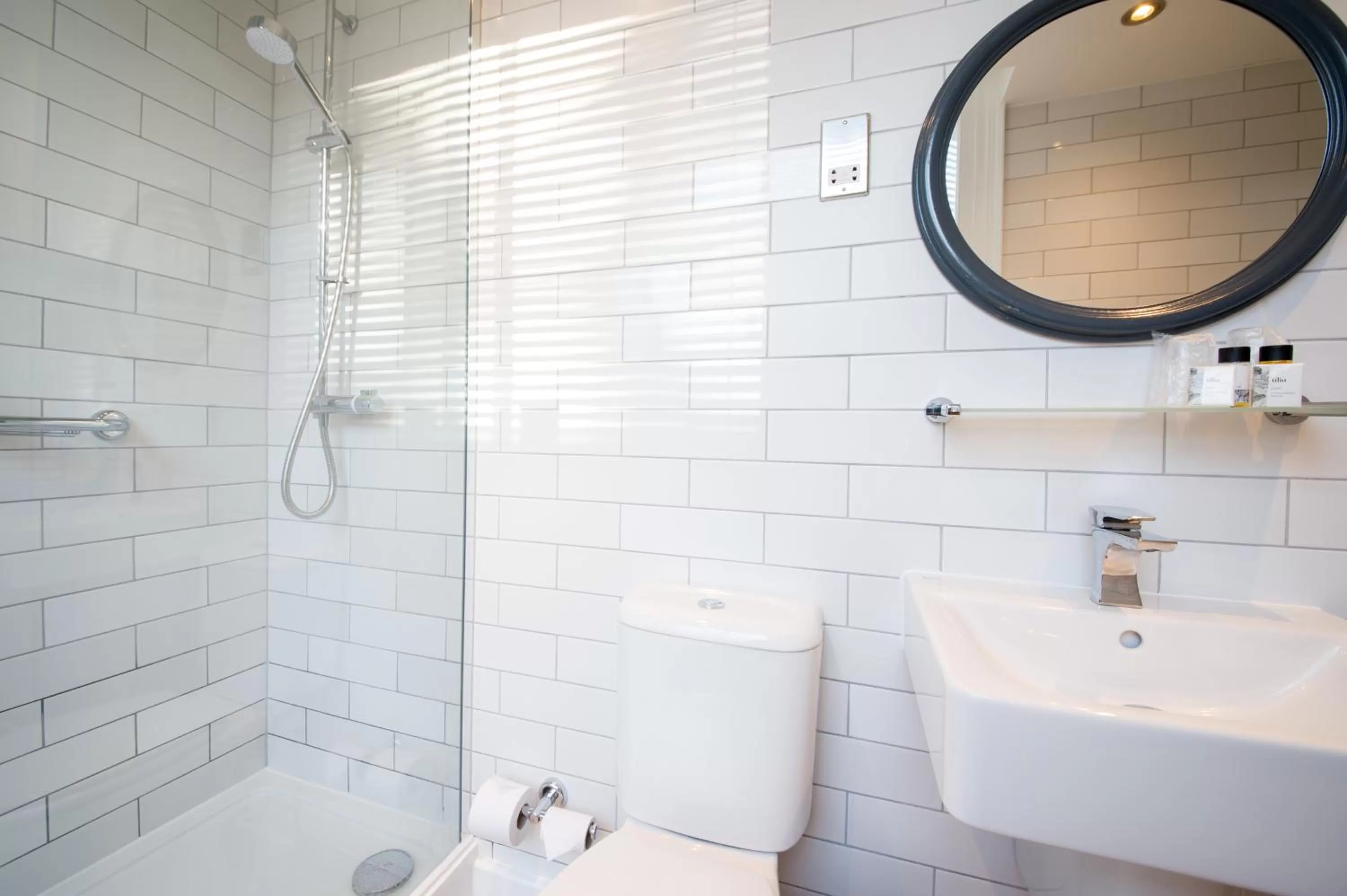 Bathroom in The Calverley Arms by Innkeeper's Collection
