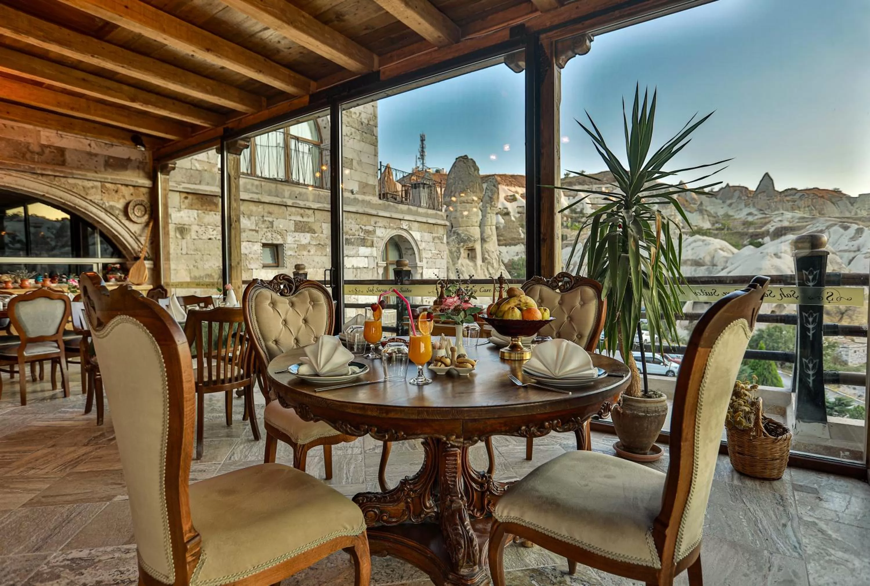 Restaurant/places to eat in Şah Saray Cave Suites Halal Hotel