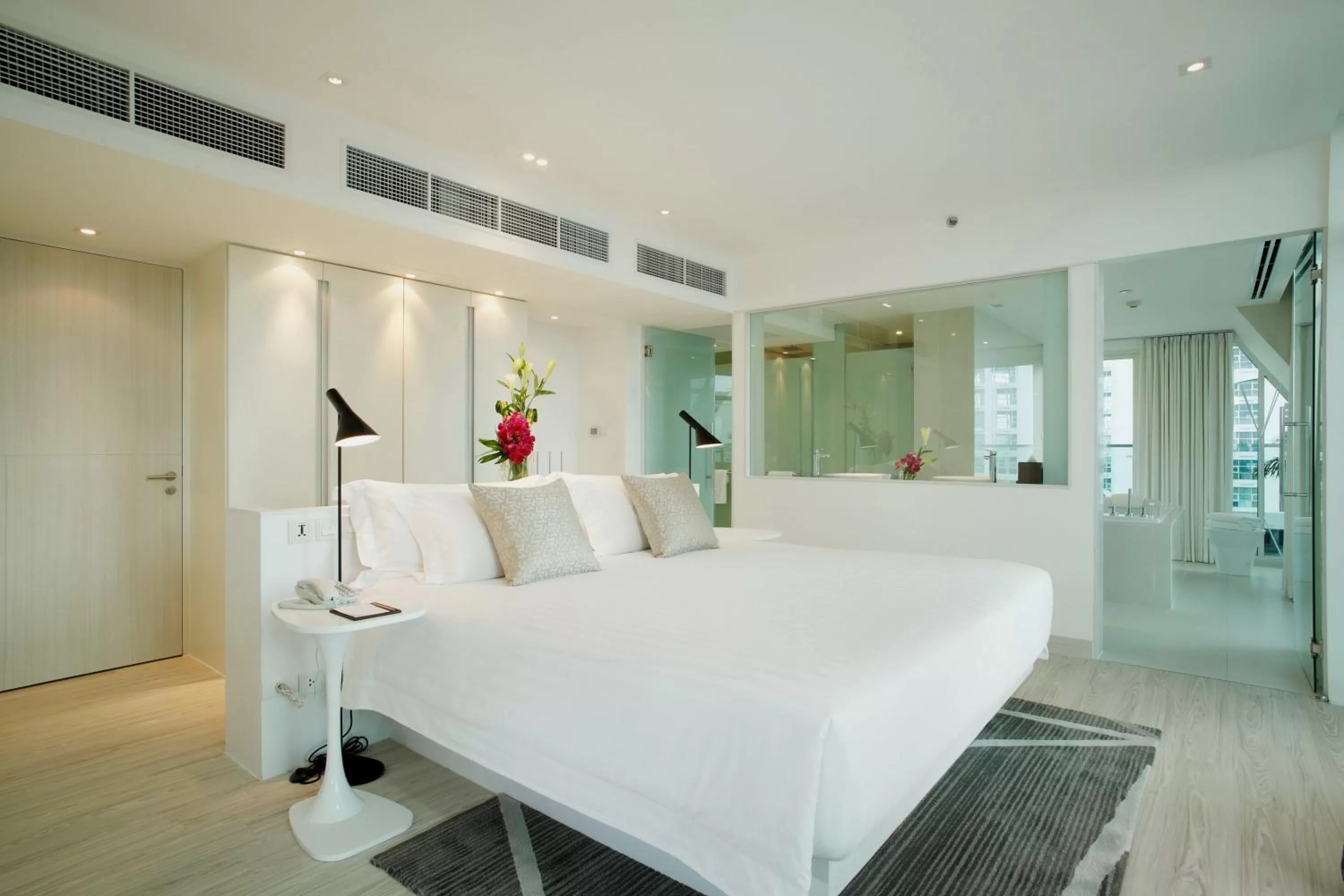Photo of the whole room, Bed in Centara Watergate Pavilion Hotel Bangkok