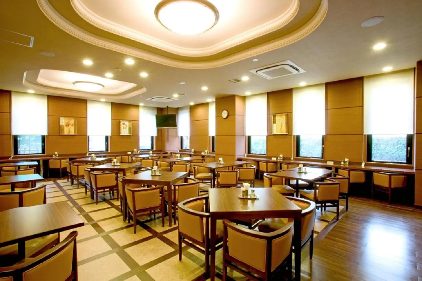 Restaurant/places to eat in Hotel Route-Inn Yatsushiro