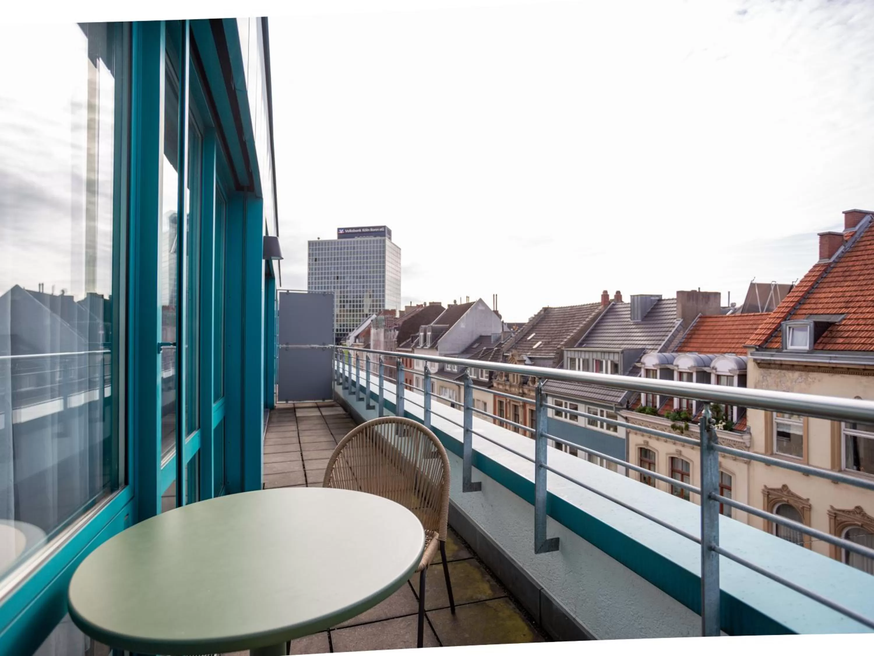 Balcony/Terrace in Limehome Köln Friesenplatz - Digital Access