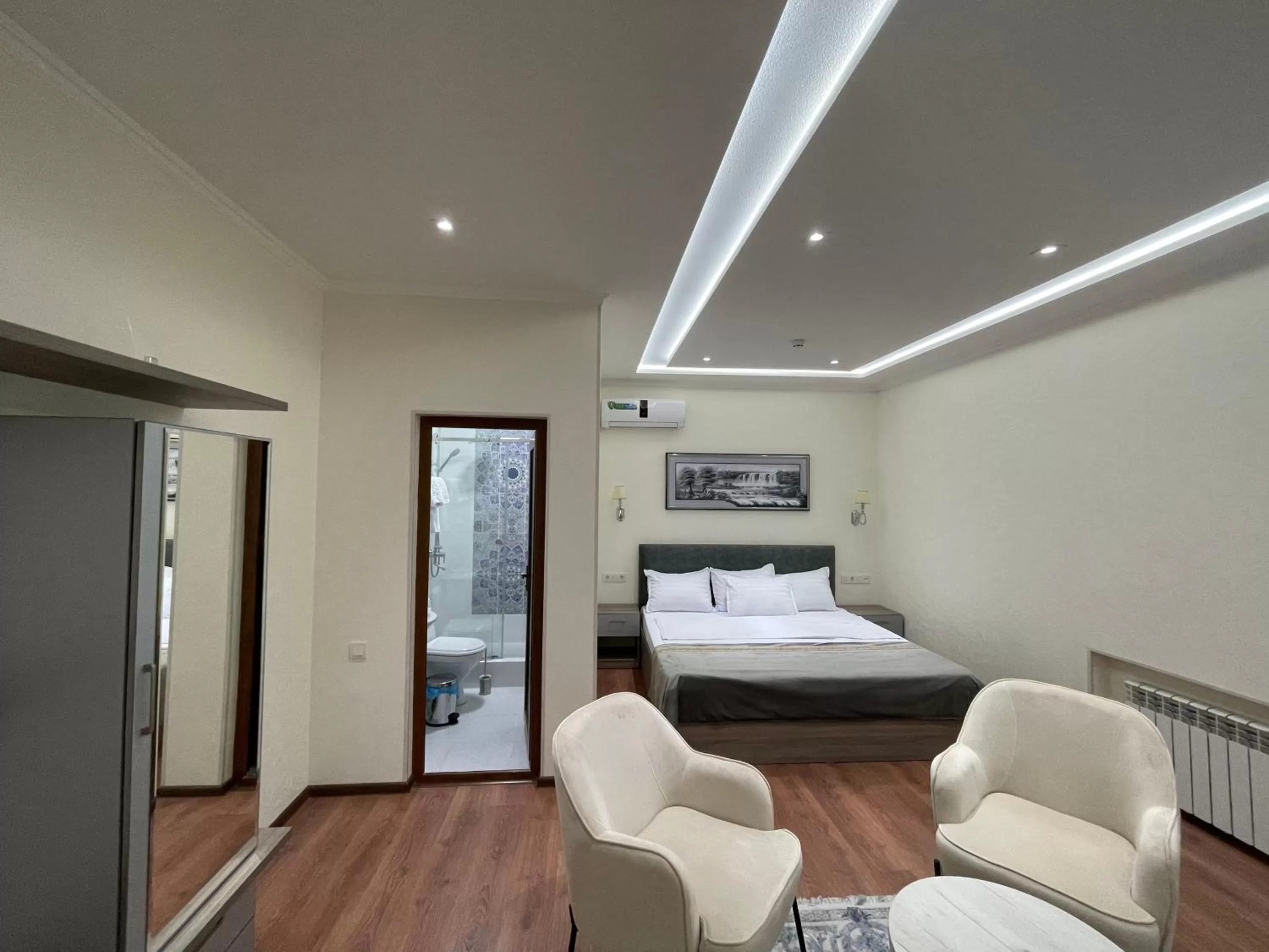 Registon Saroy Hotel