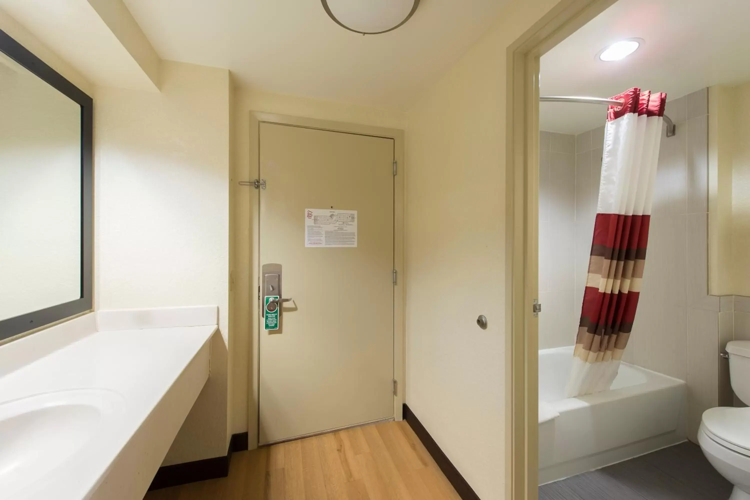 Standard King Room Non-Smoking in Red Roof Inn Houston Brookhollow Standard King Room Non-Smoking in Red Roof Inn Houston Brookhollow