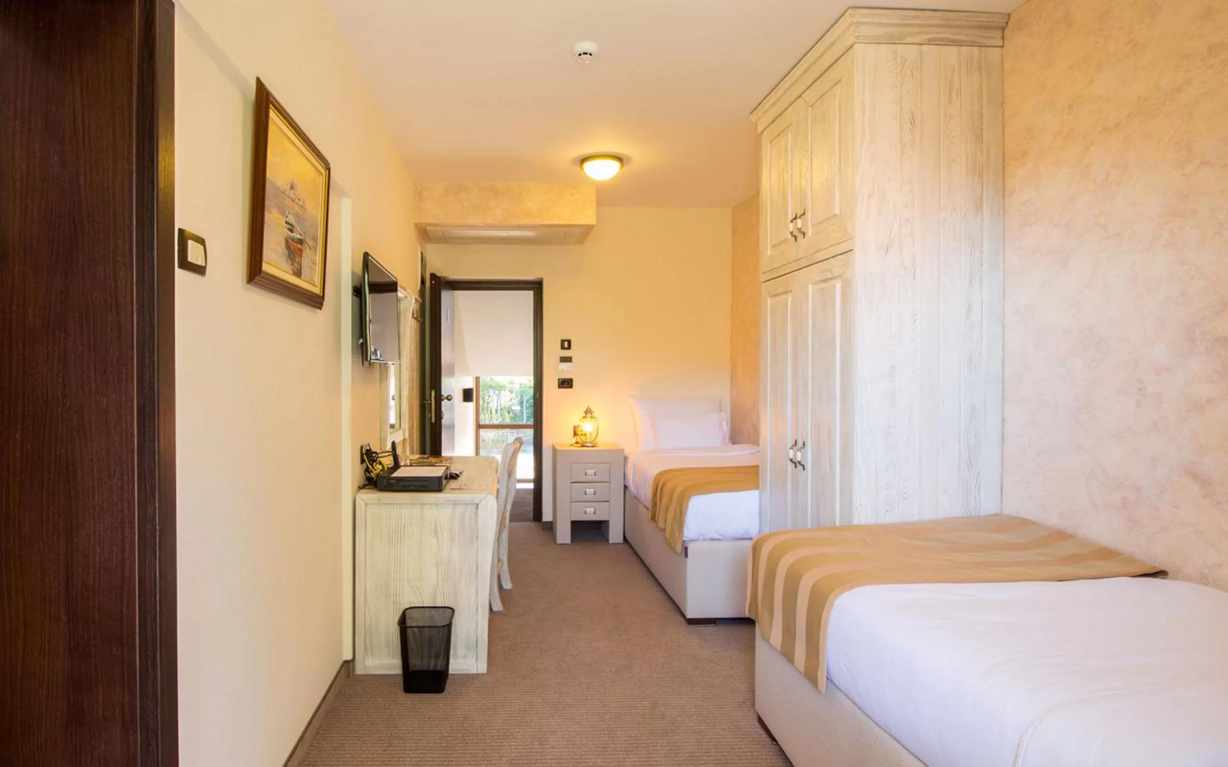 Bed, Room Photo in Hotel Helada