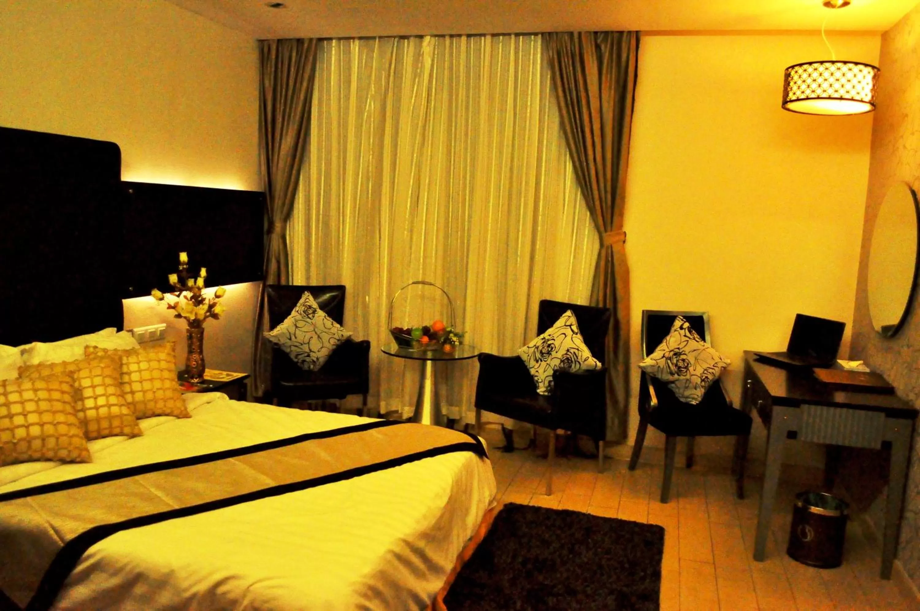 Bed in Shervinton Executive Boutique Hotel