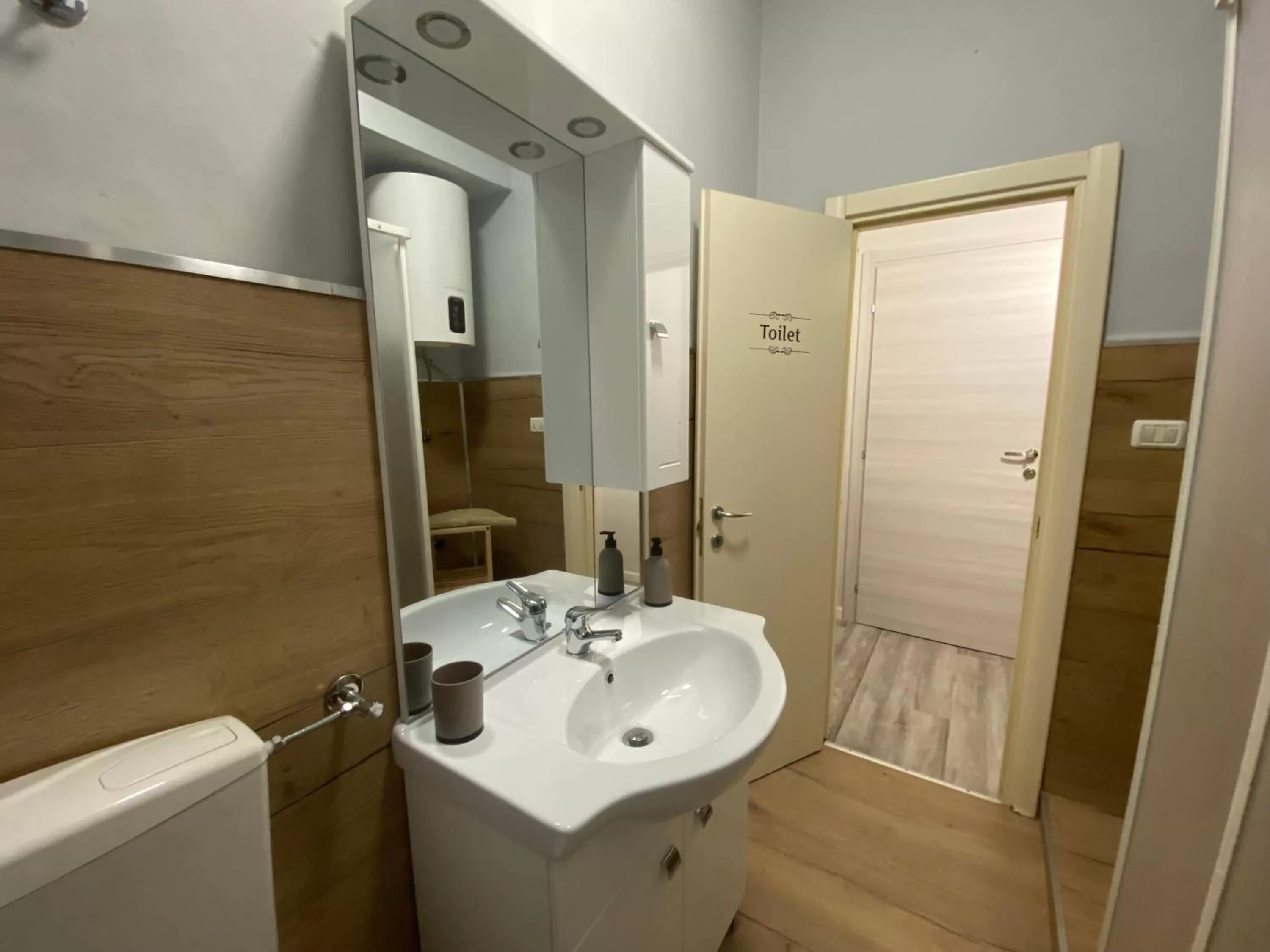 Shower, Bathroom in B&B Alpaca Biella