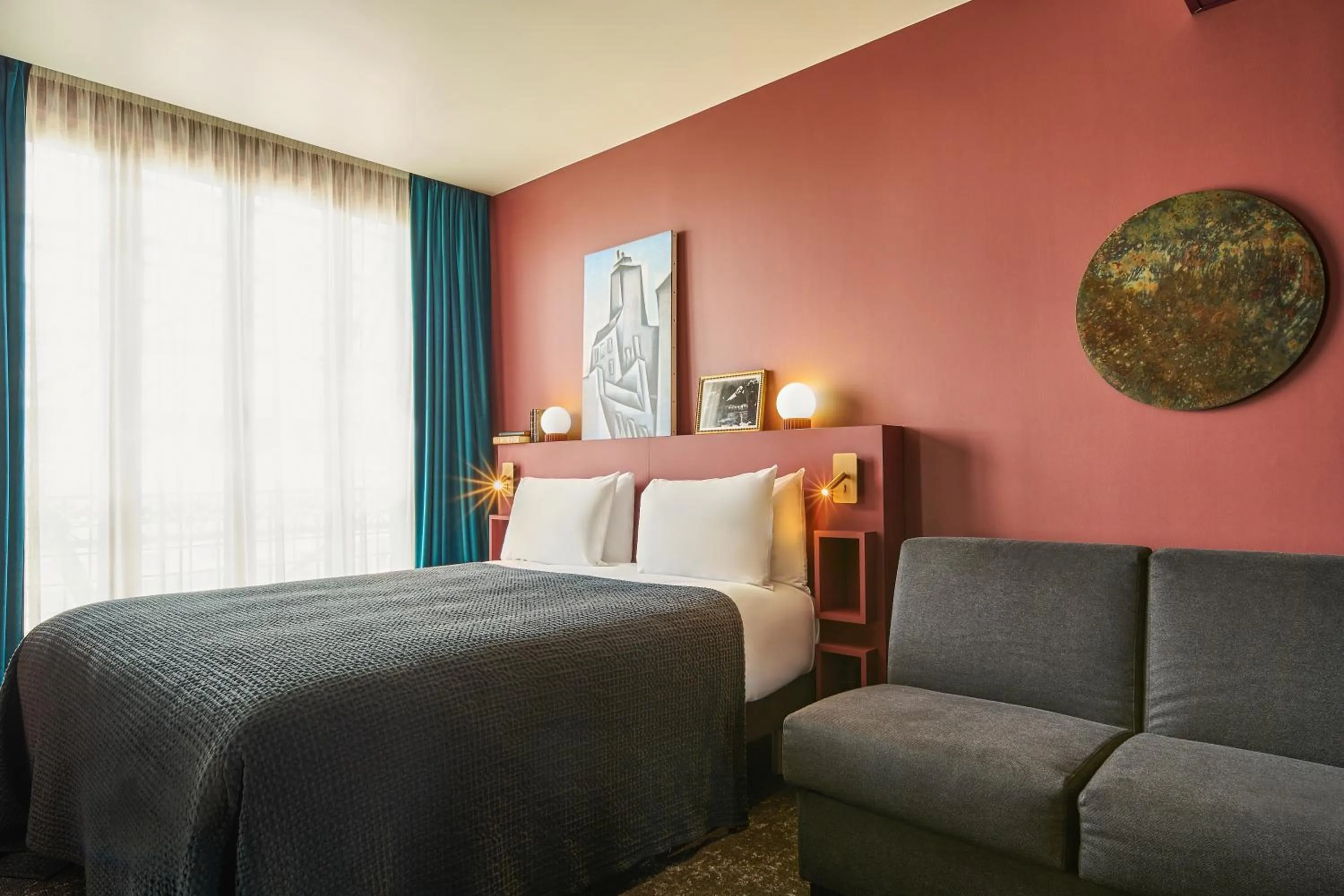 Bed in Mercure Paris Tour Eiffel Pont Mirabeau