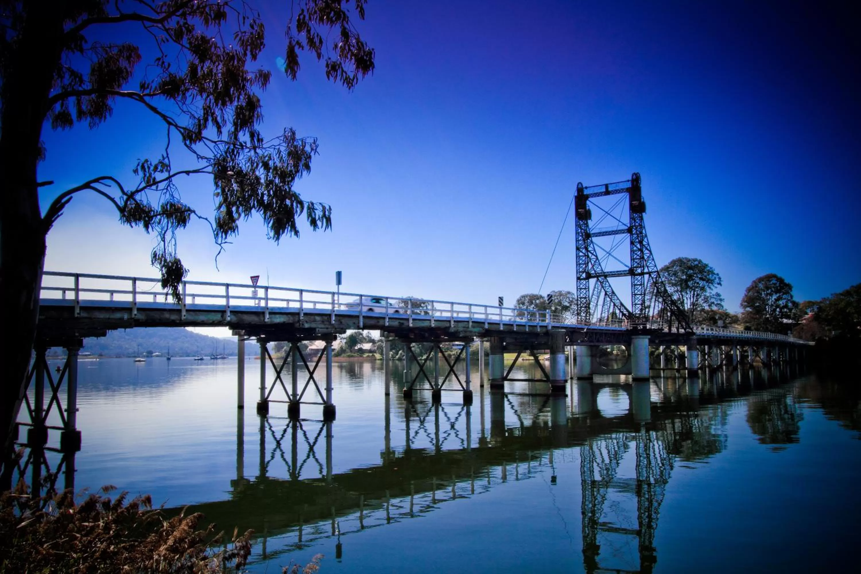 Day in Motel Maclean