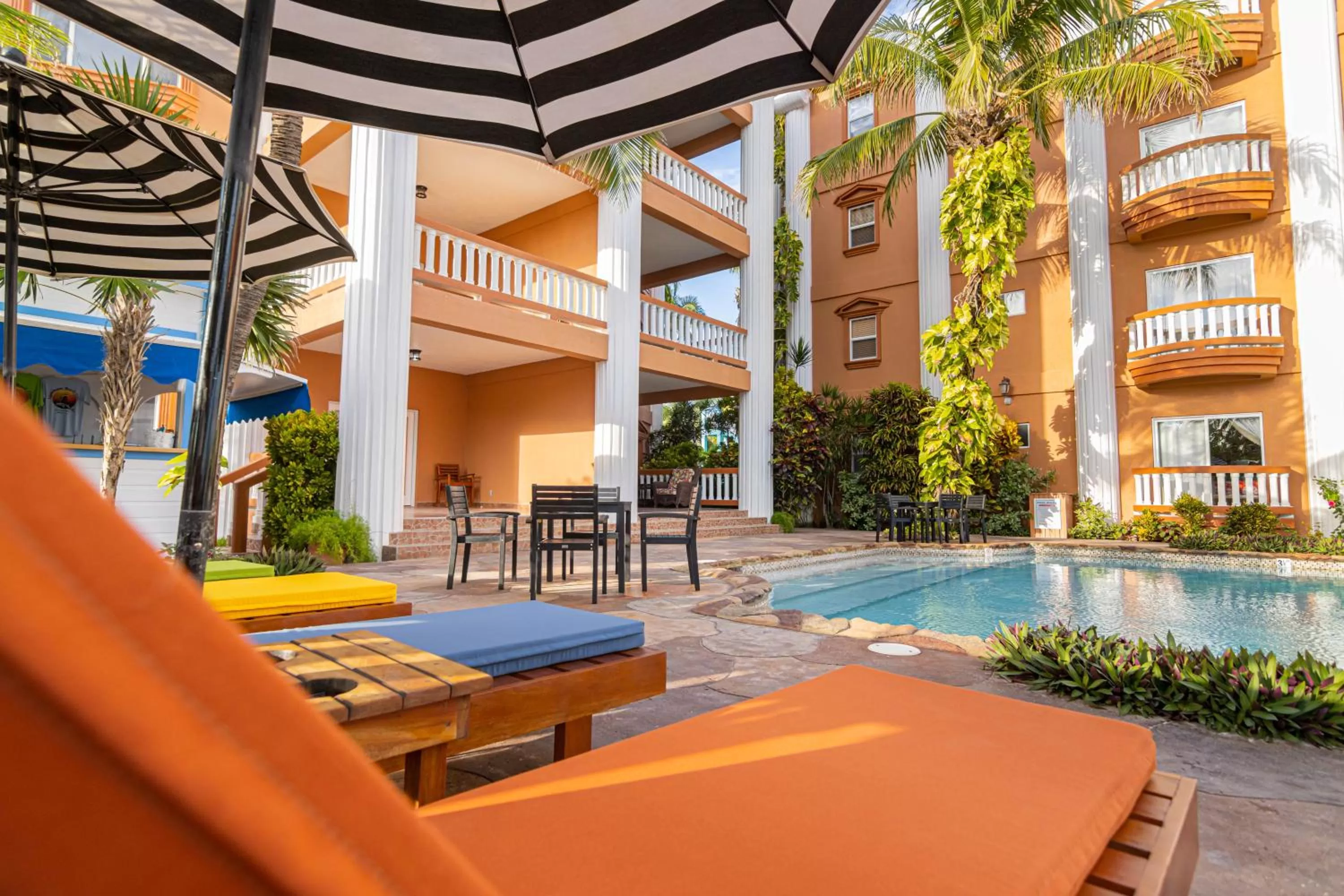 Lounge or bar, Swimming Pool in Lighthouse Beach Villas