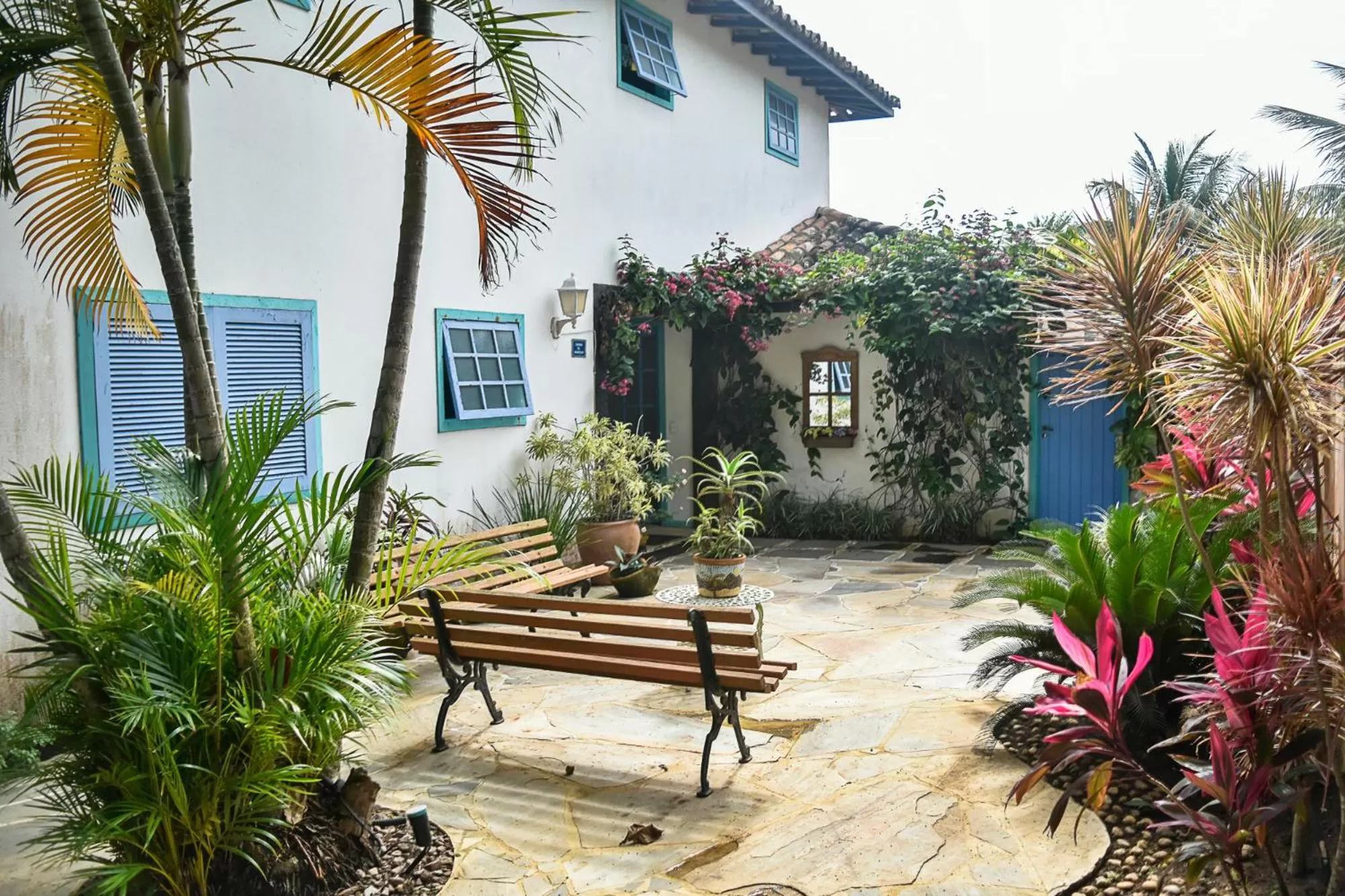 Facade/entrance in Vila Bela-Emília