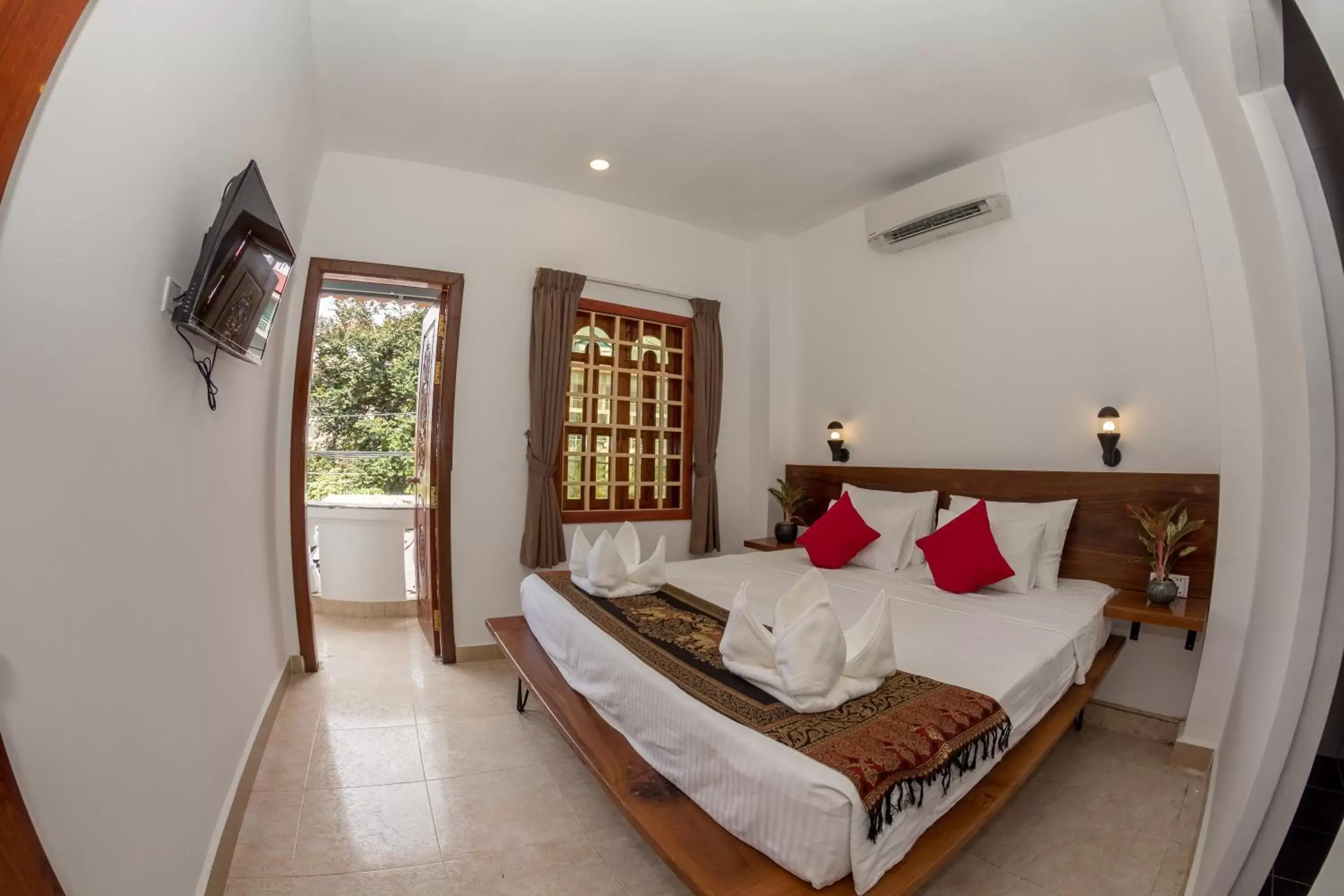 Deluxe Double Room with Balcony in Poolside Villa Deluxe Double Room with Balcony in Poolside Villa
