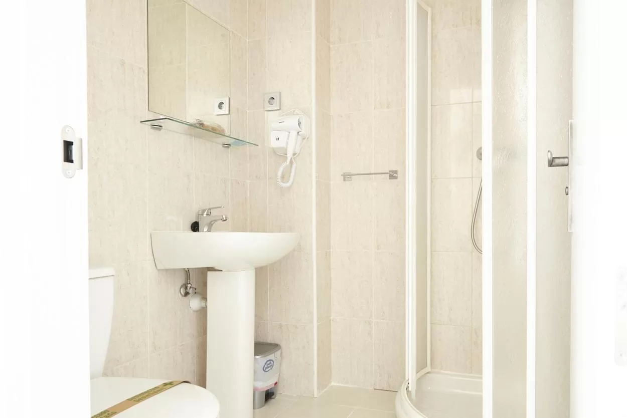 Bathroom in HOSTAL FONTAÑAN