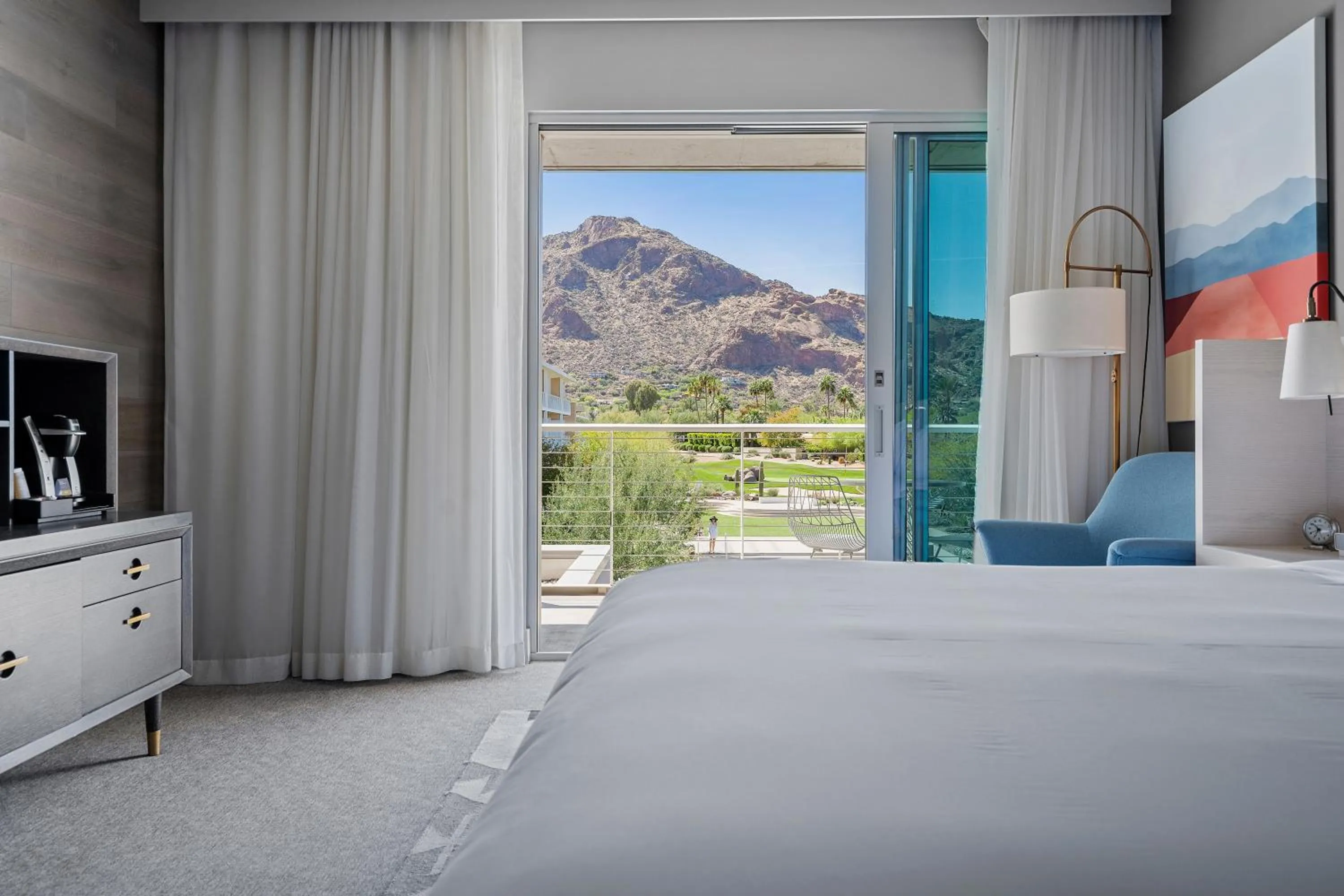 Bed in Mountain Shadows Resort Scottsdale