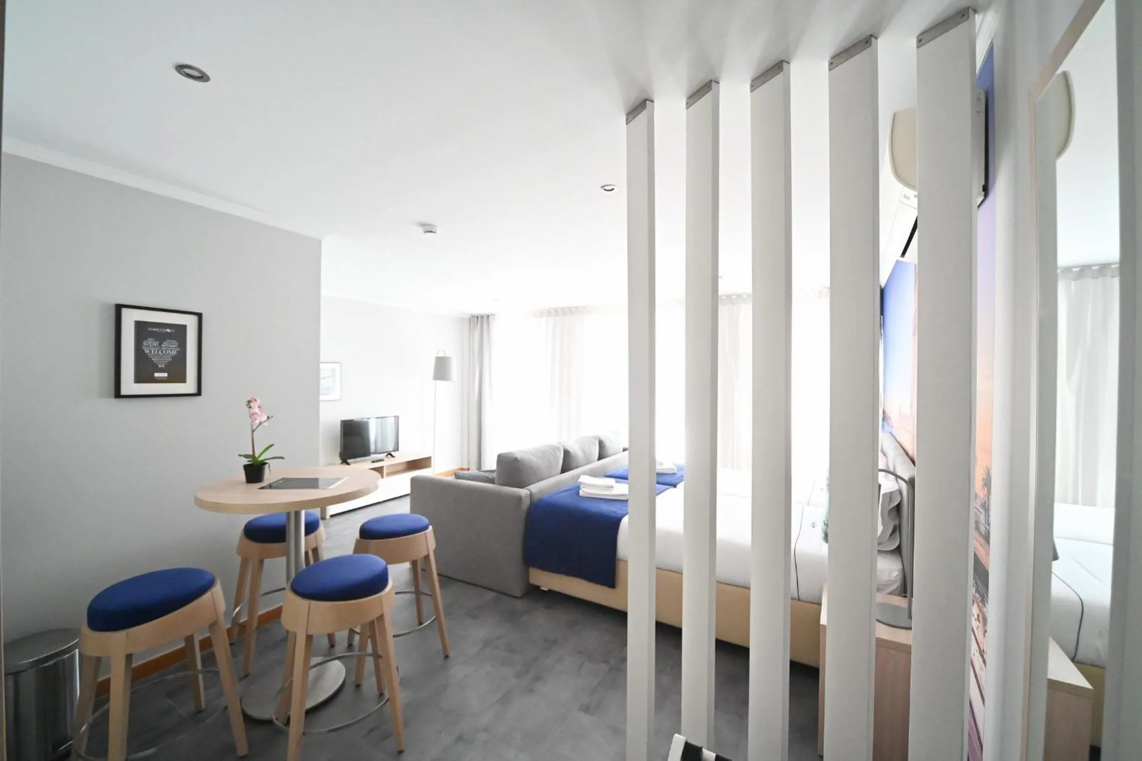 Famous Crows Lisbon Suites