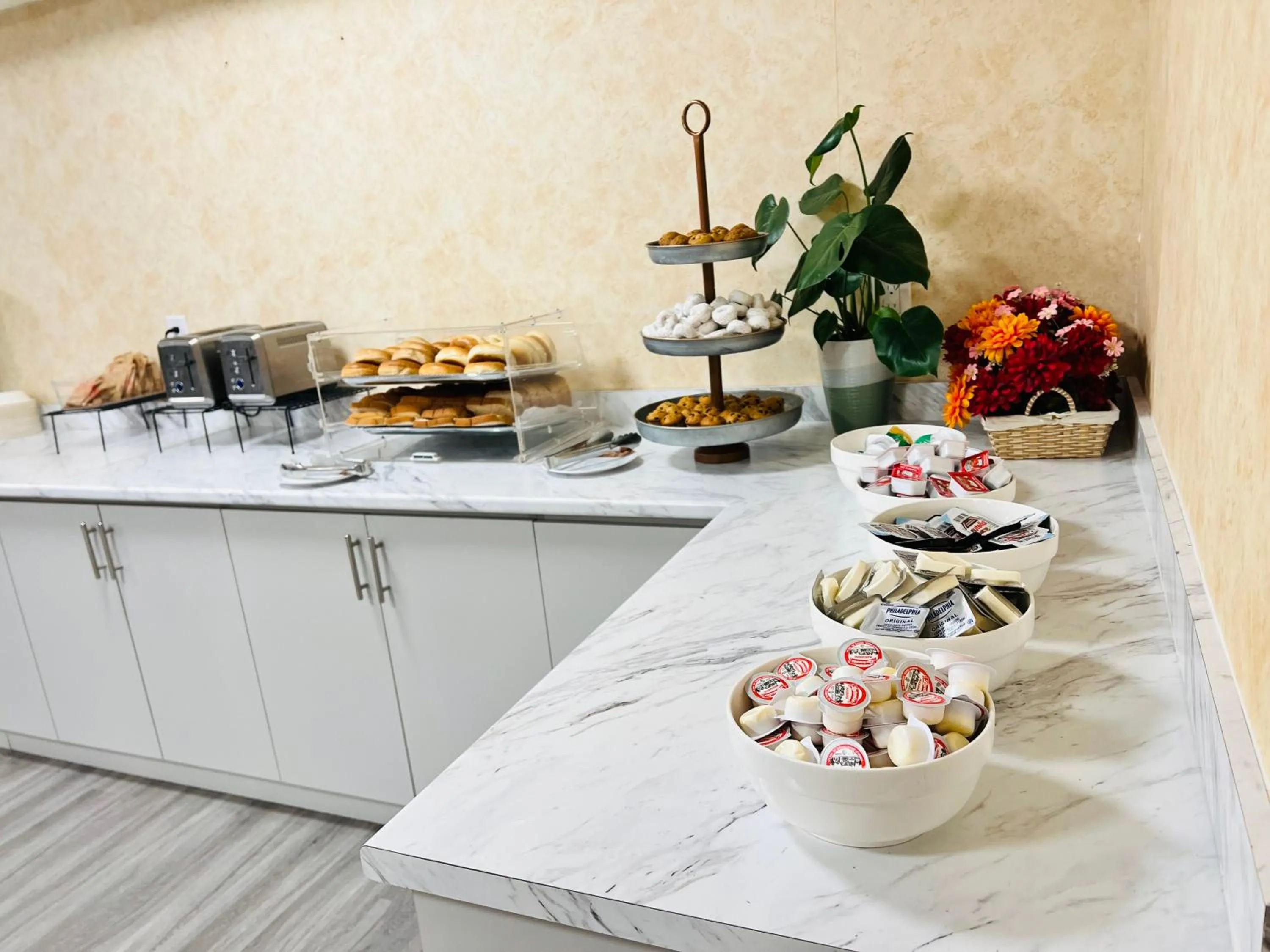 Food and drinks in The Glengate Hotel & Suites