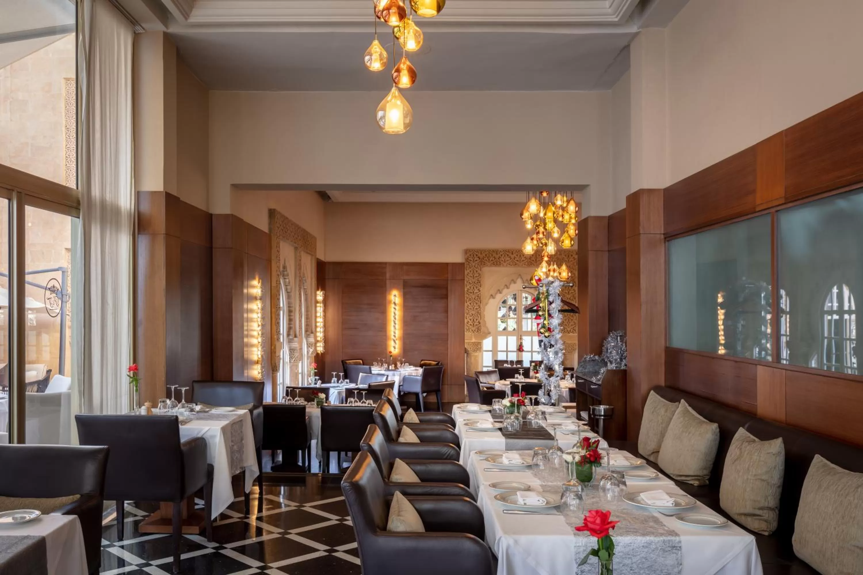 Restaurant/places to eat in La Tour Hassan Palace