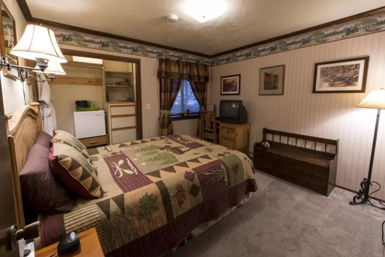 Budget Double Room in Canyon Colors Bed and Breakfast Budget Double Room in Canyon Colors Bed and Breakfast