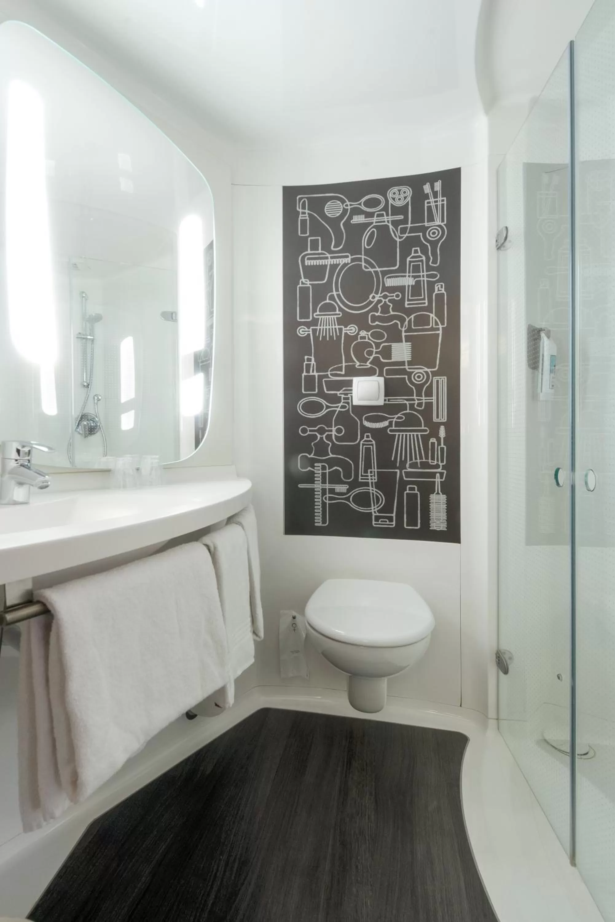 Bathroom in ibis London Barking