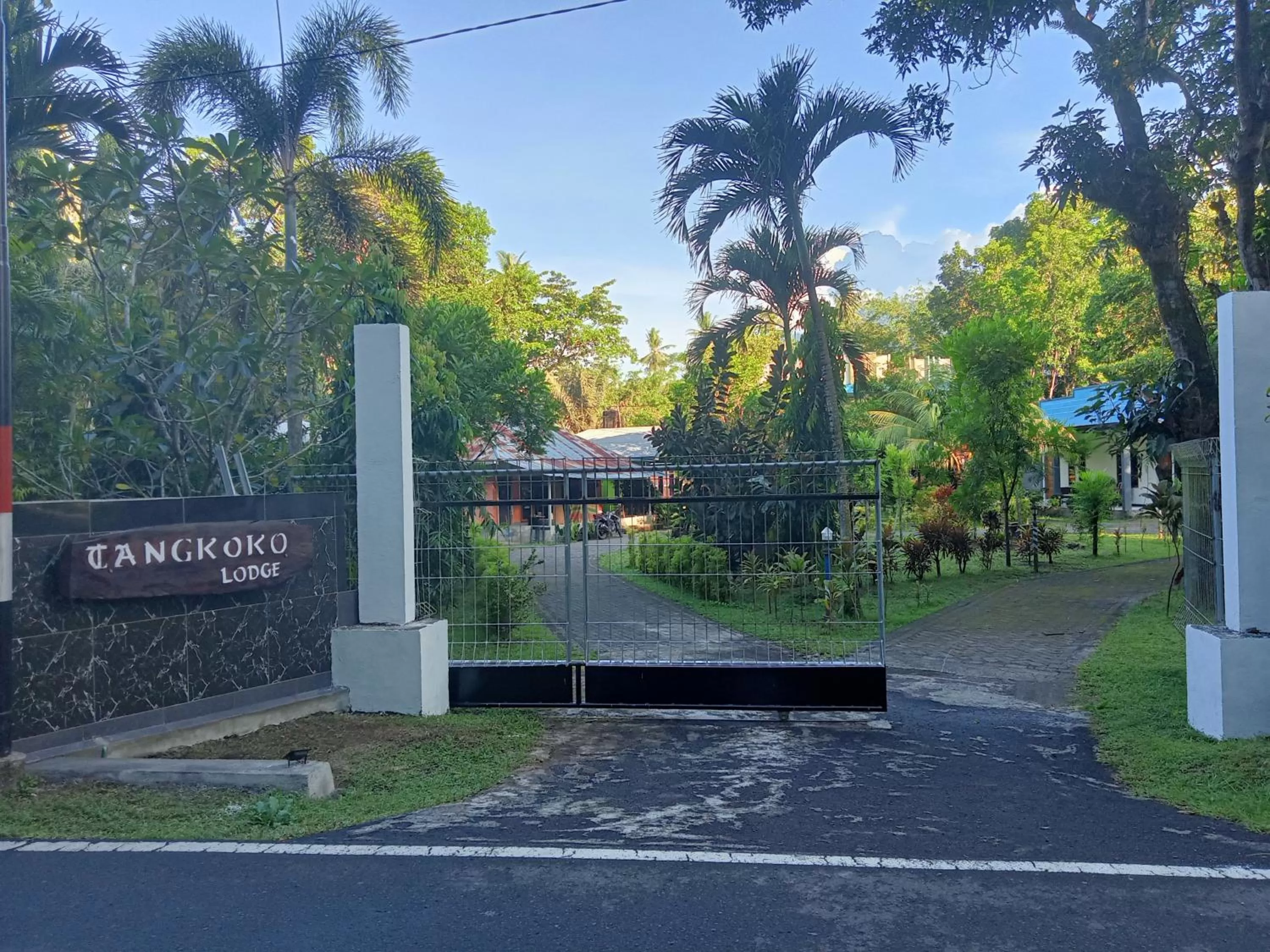 Facade/entrance in Tangkoko Lodge