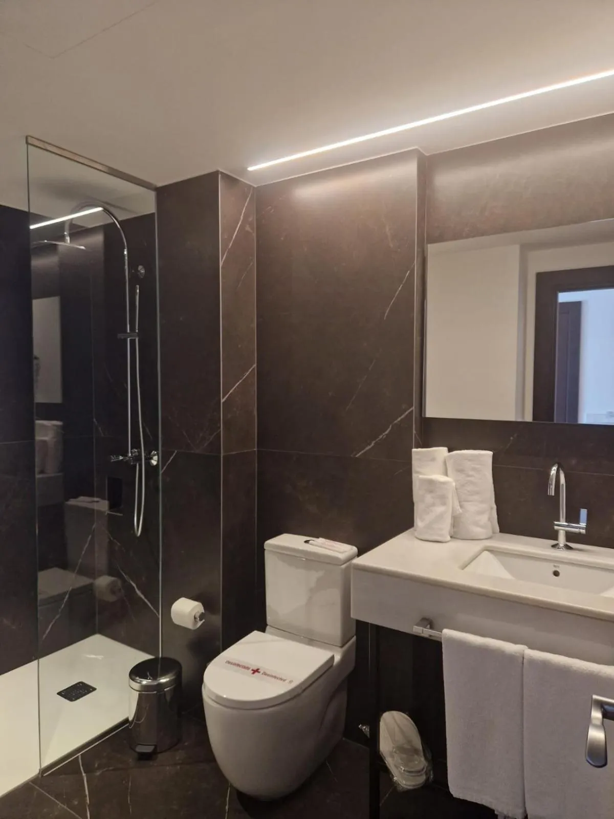 Shower, Bathroom in Hotel America Vigo