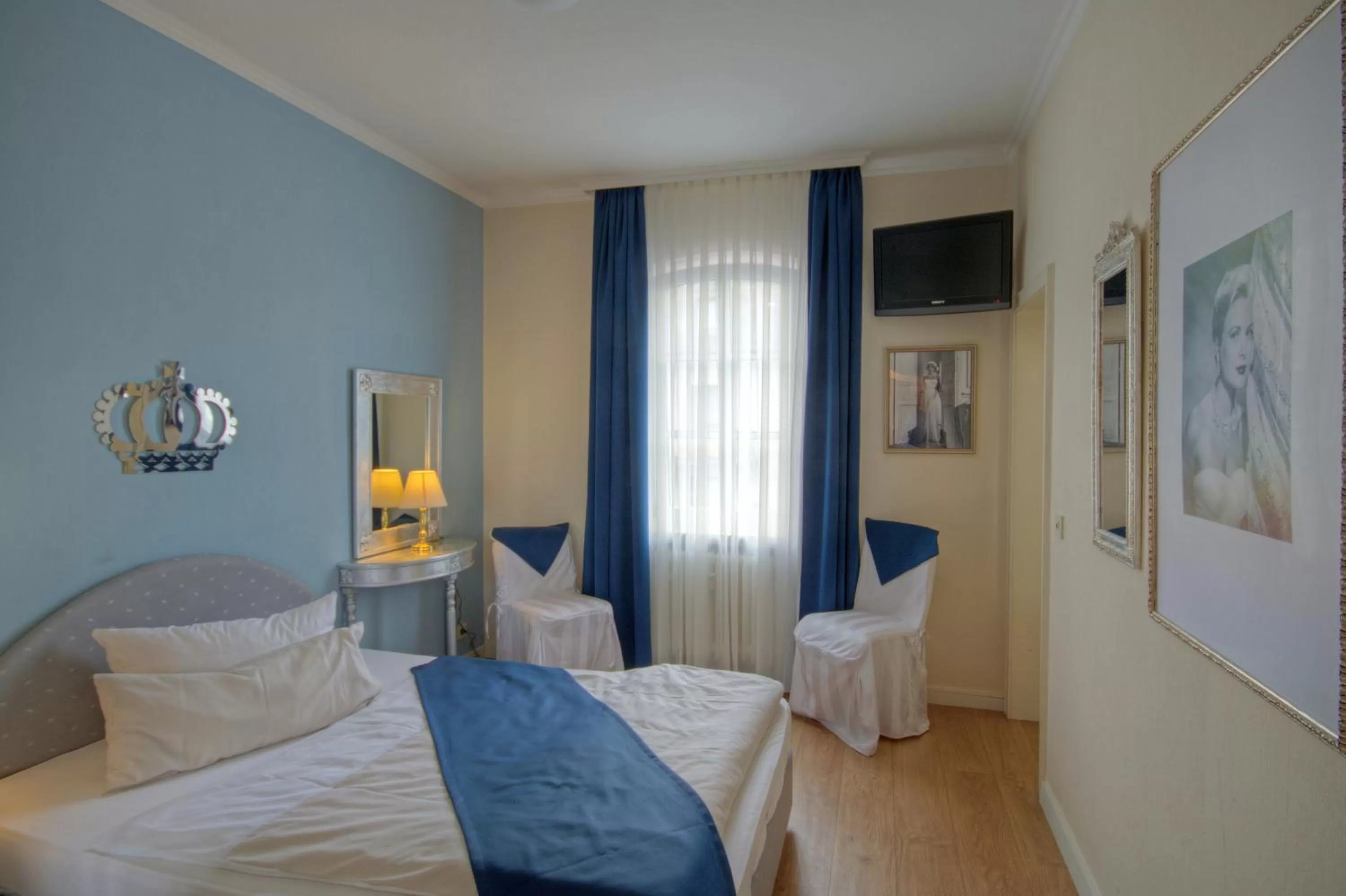 Bed in Hotel Zum Goldenen Stern