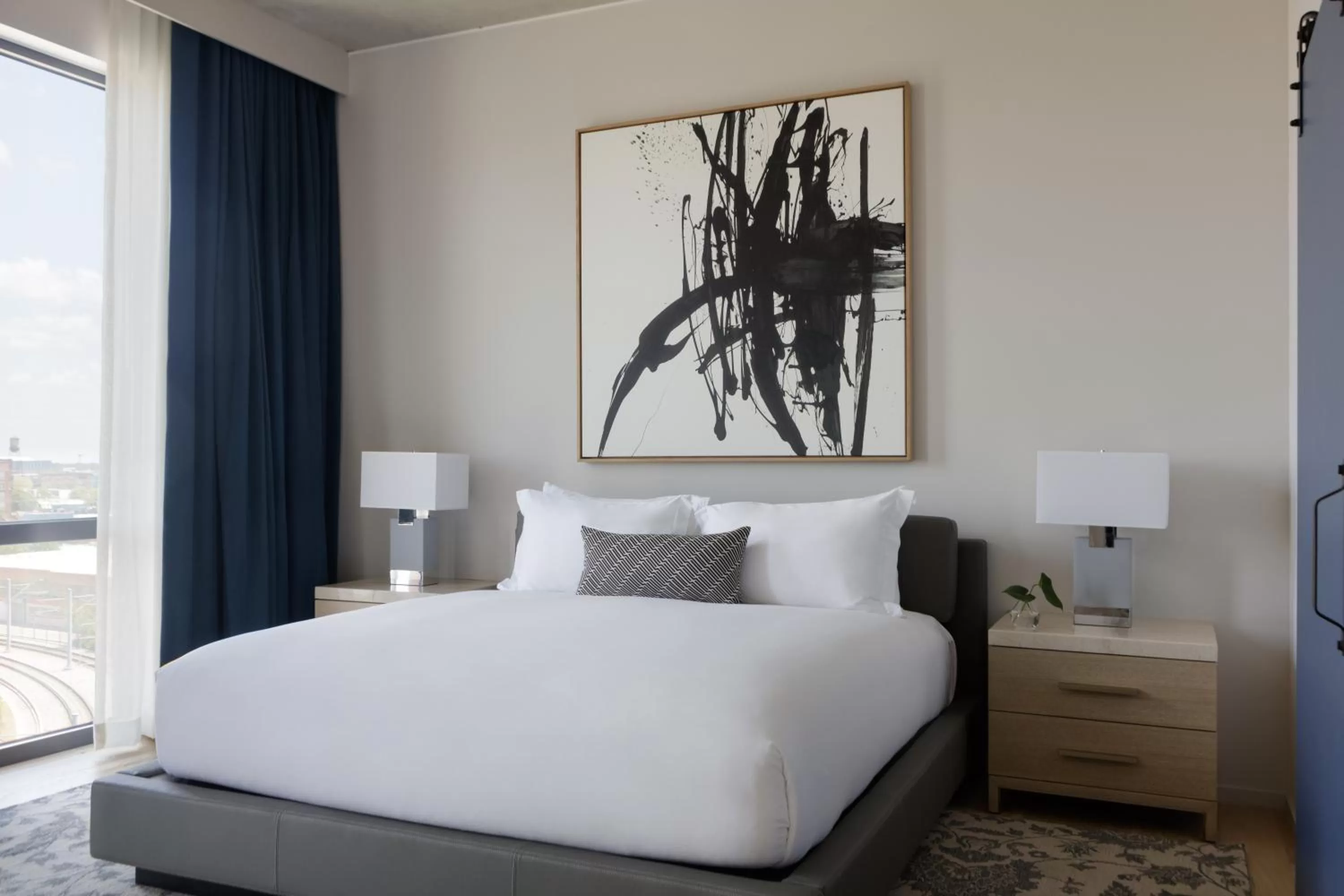 Photo of the whole room, Bed in Kimpton - Pittman Hotel by IHG