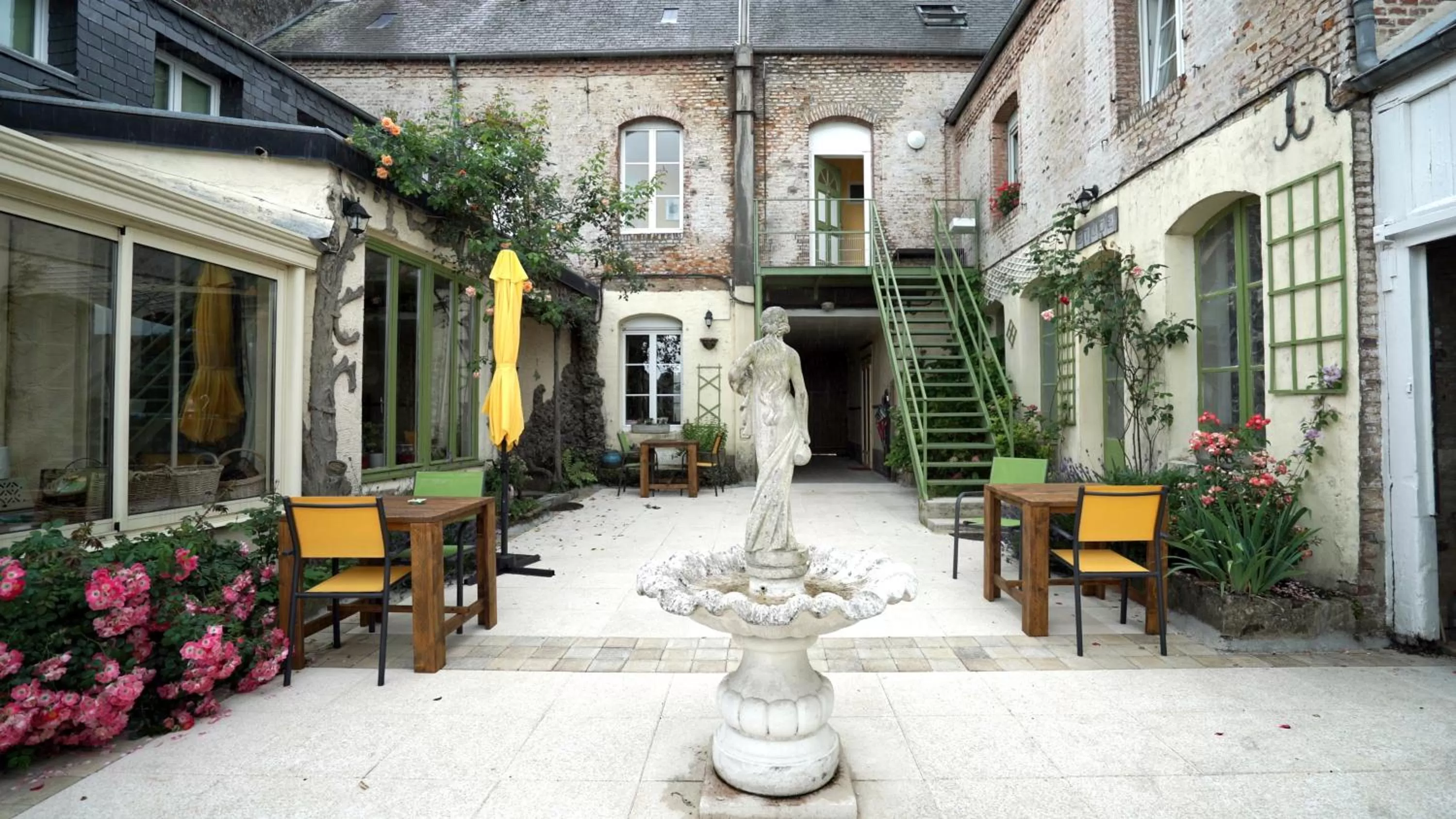 Balcony/Terrace in Au Chapitre