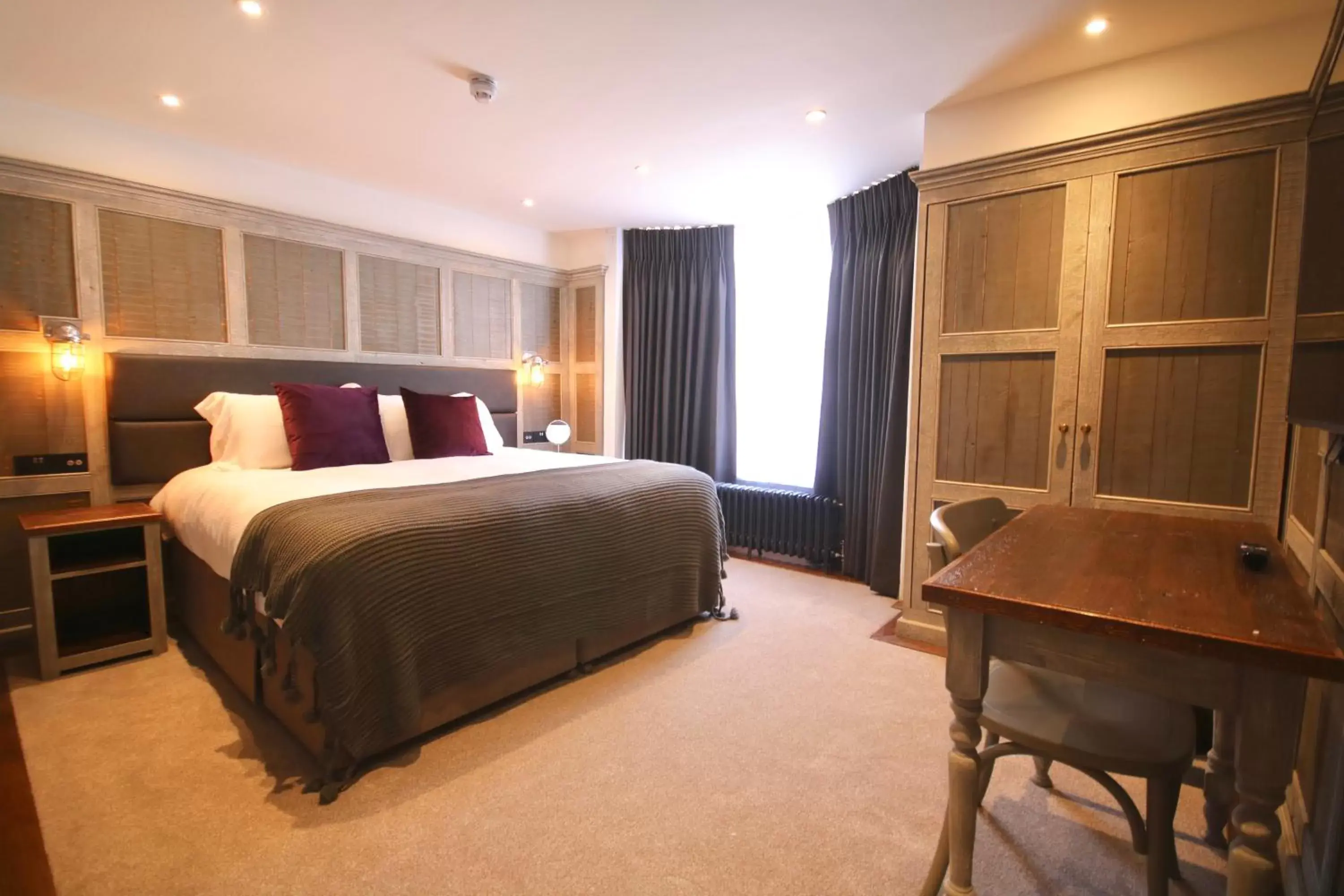 Deluxe Double Room in Becketts Townhouse Deluxe Double Room in Becketts Townhouse